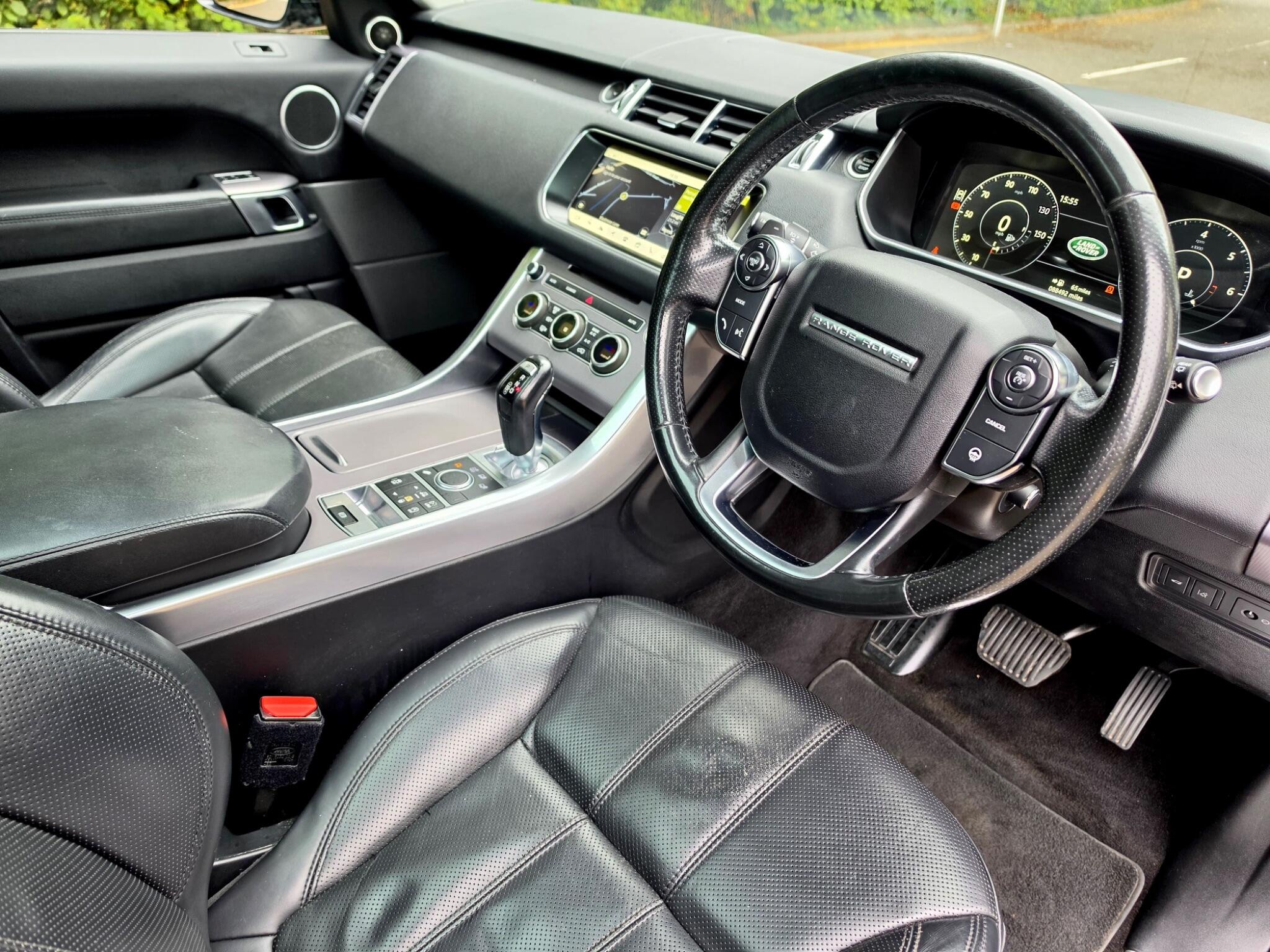 Land Rover Range Rover Sport view 4