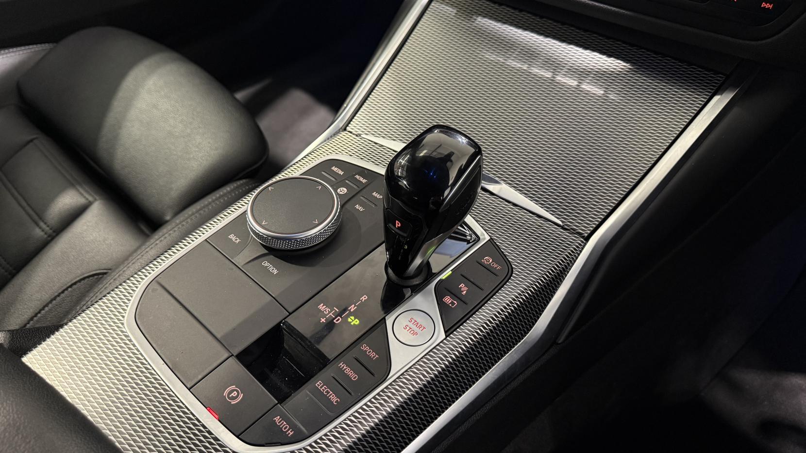 BMW 3 Series view 21
