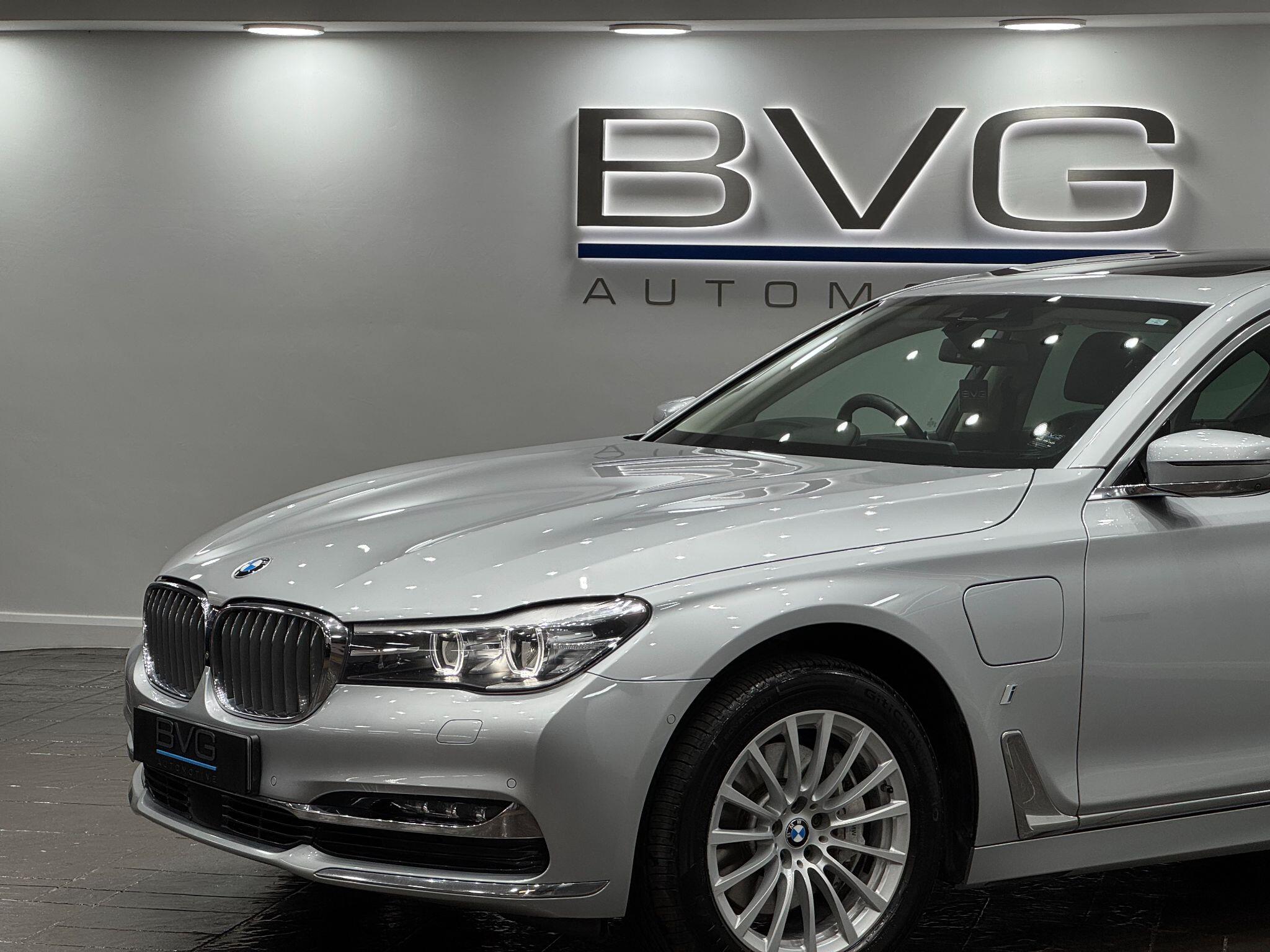 BMW 7 Series view 7