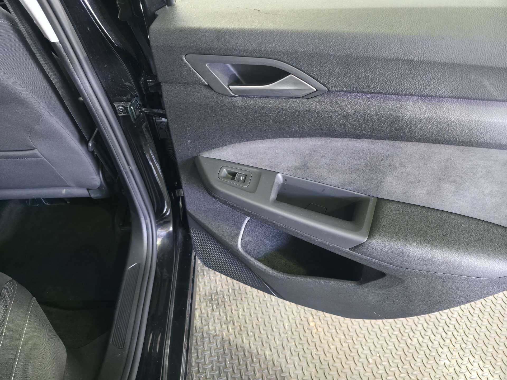 Volkswagen Golf view 49
