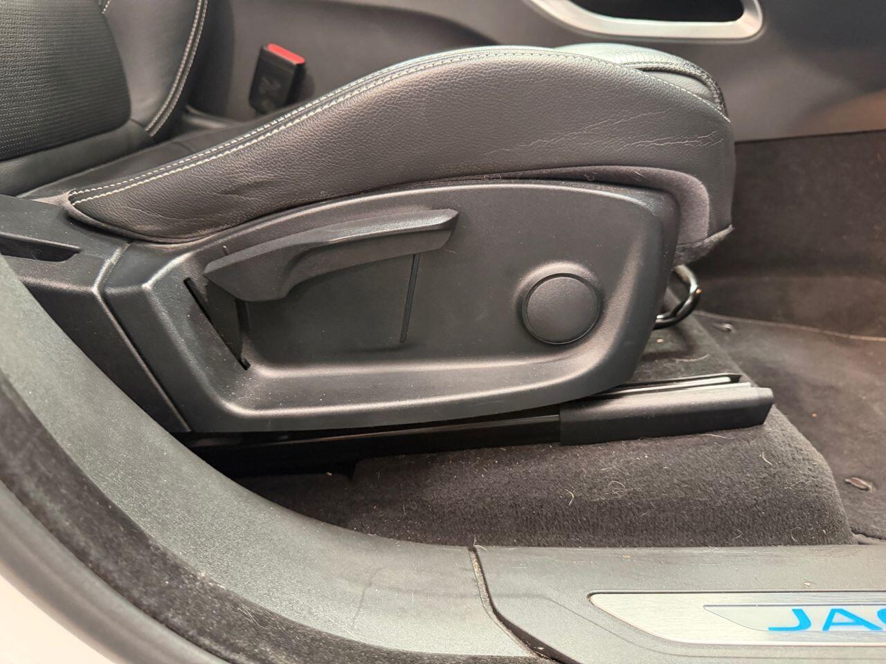 Jaguar F-Pace view 17