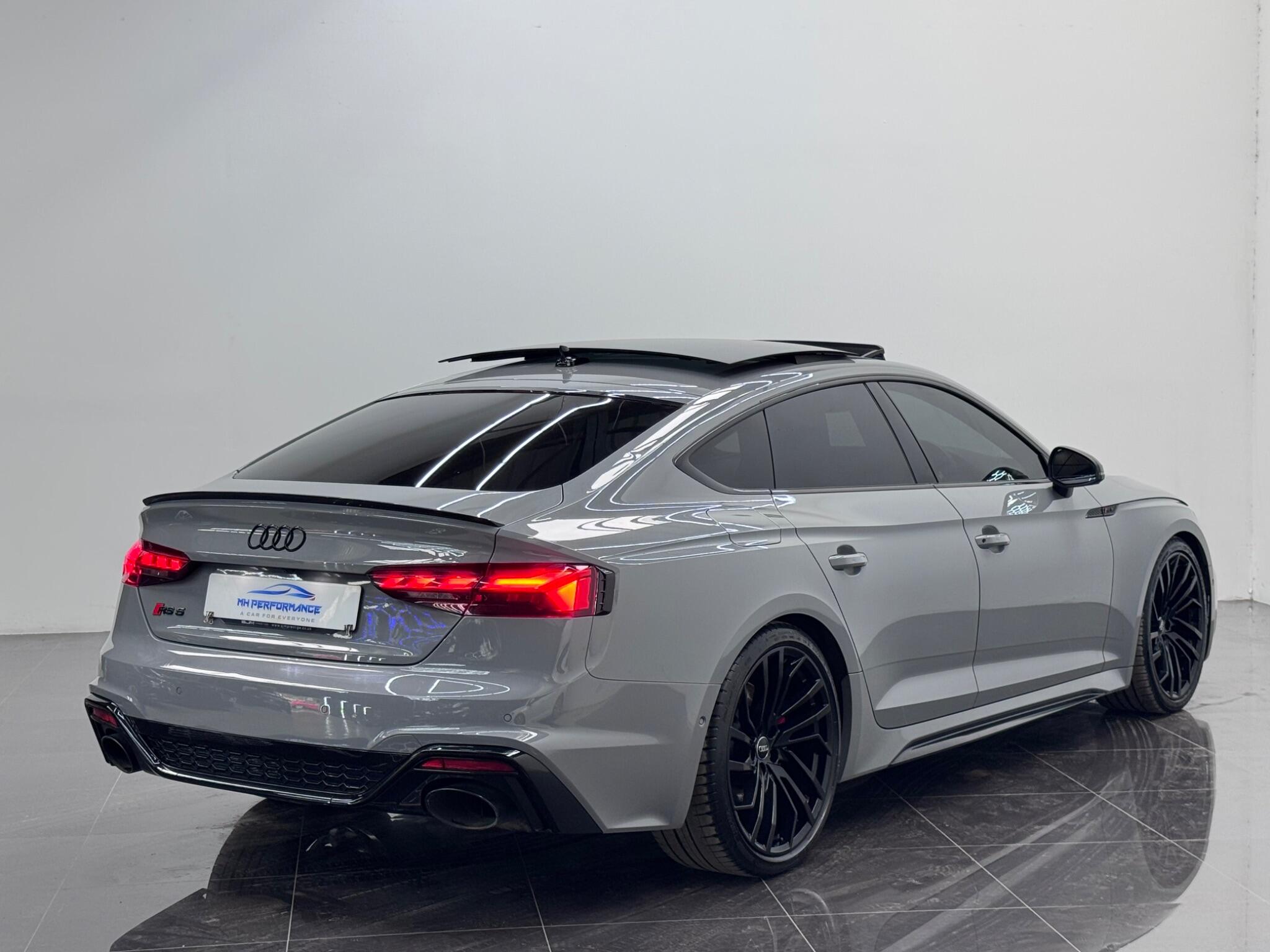 Audi RS5 view 8