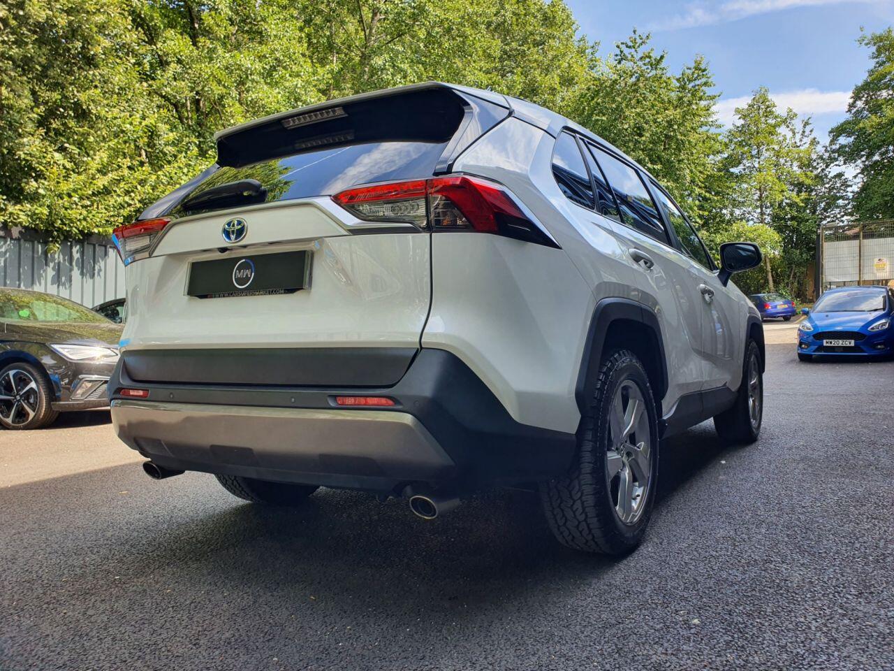 Toyota Rav4 view 5