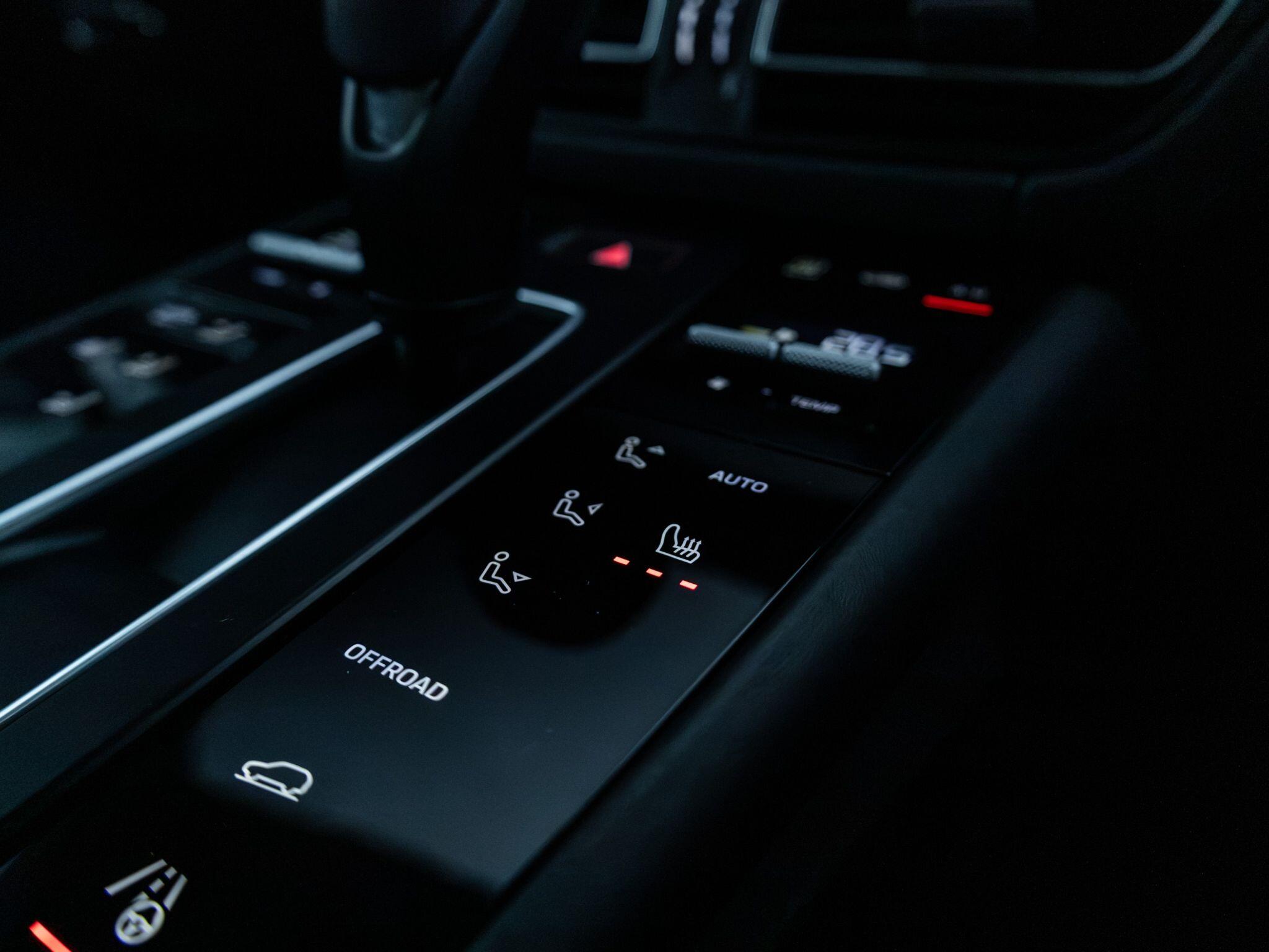 Porsche Macan view 53