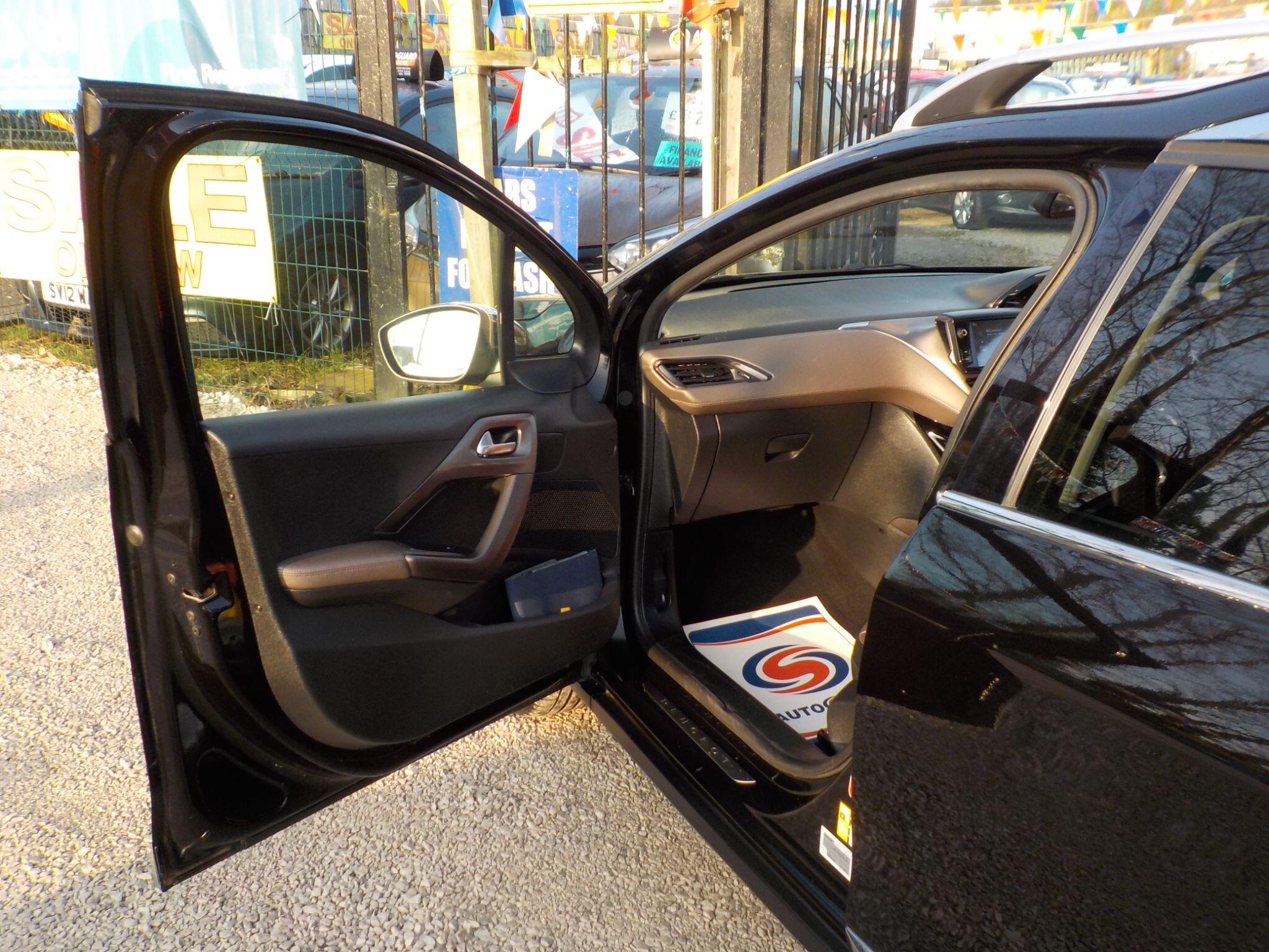 Peugeot 2008 1.6 BlueHDi Feline Euro 6 (s/s) 5dr (Calima)