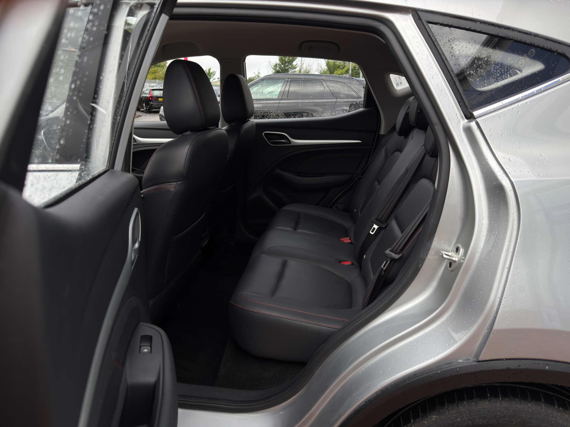 MG ZS view 33