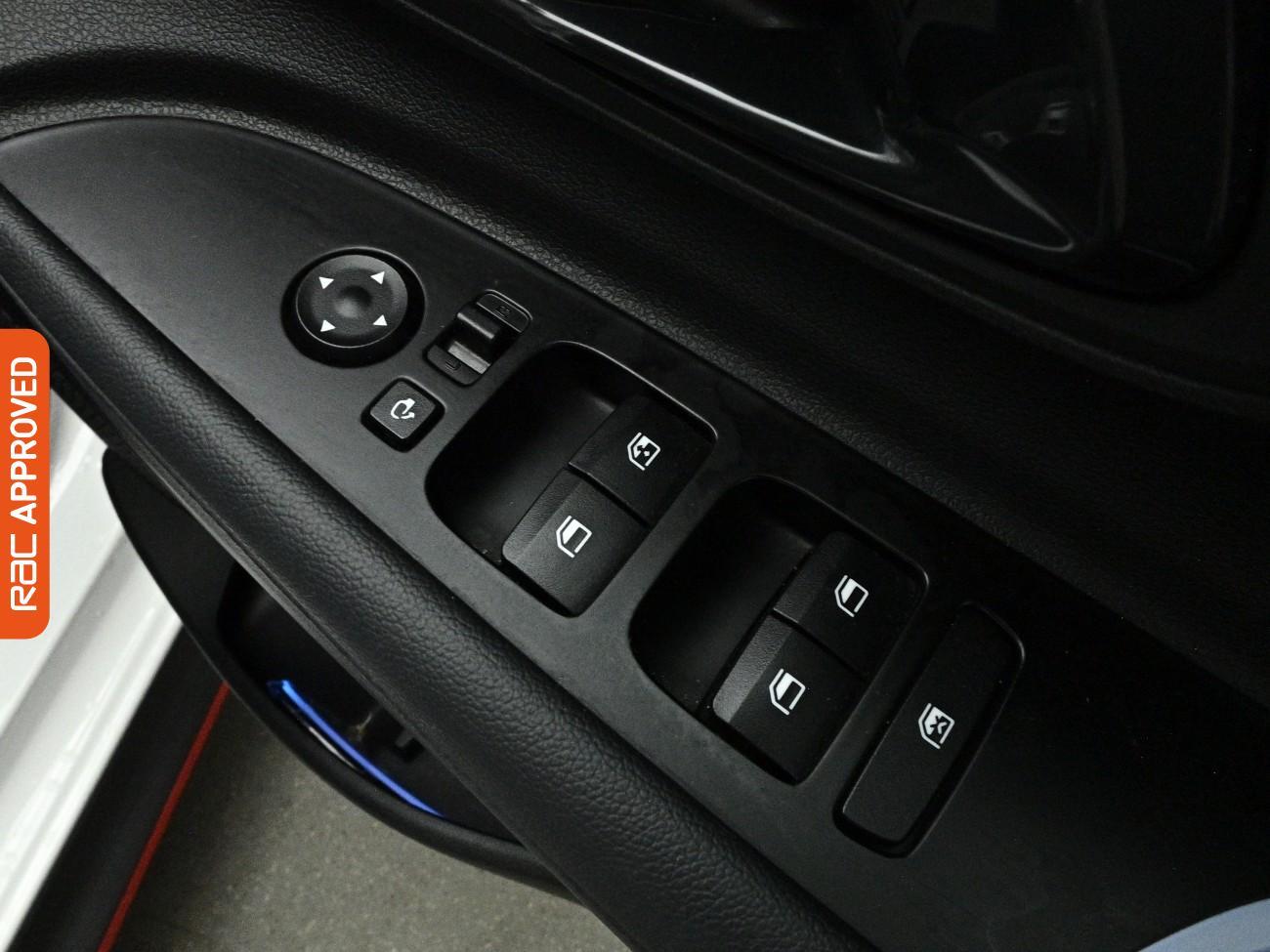 Hyundai i20 view 25