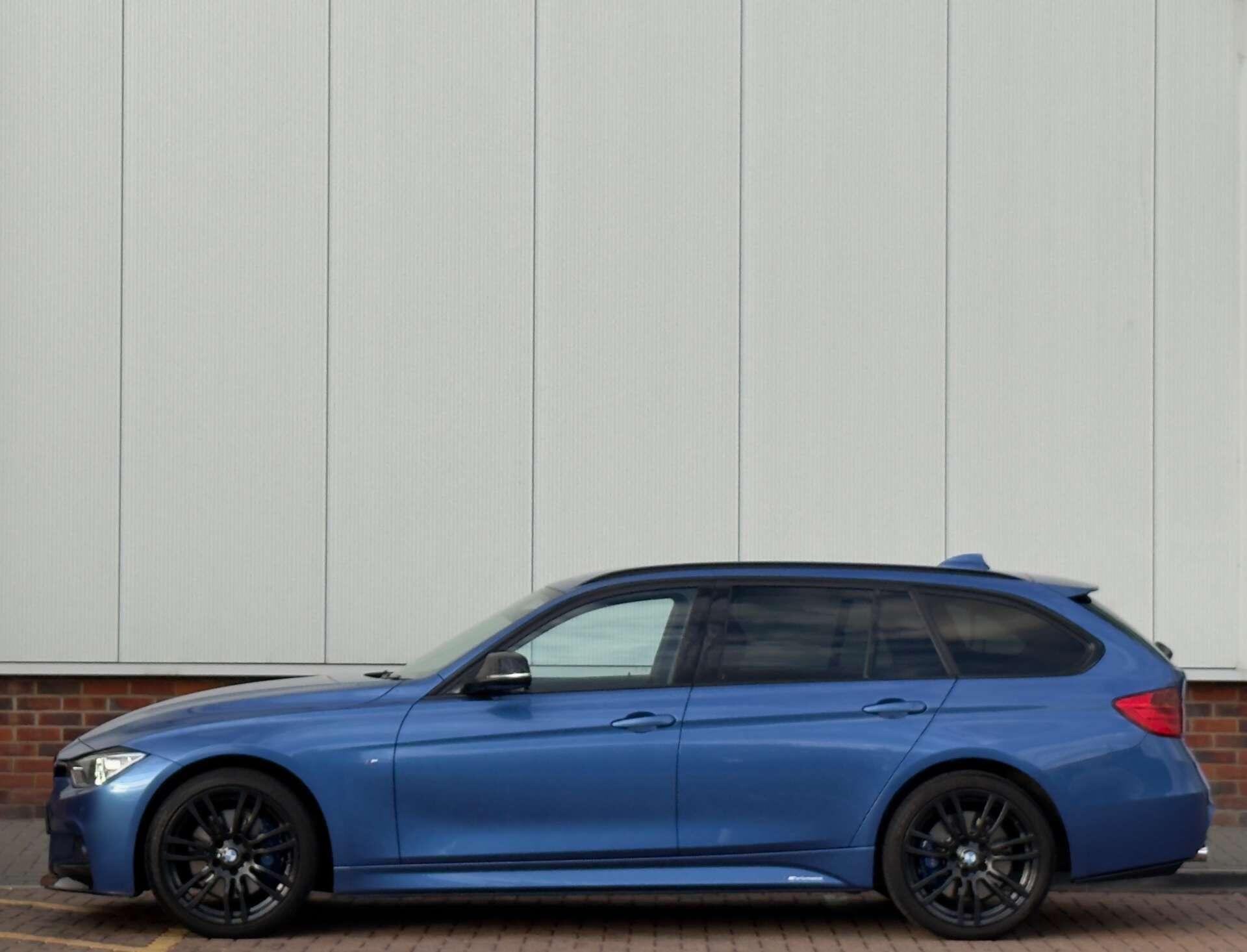 BMW 3 Series view 8