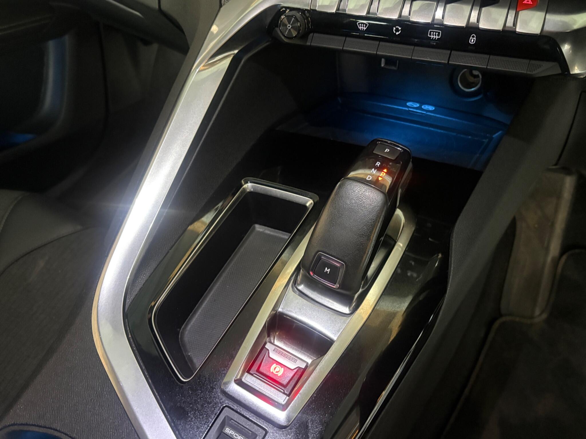 Peugeot 5008 view 13
