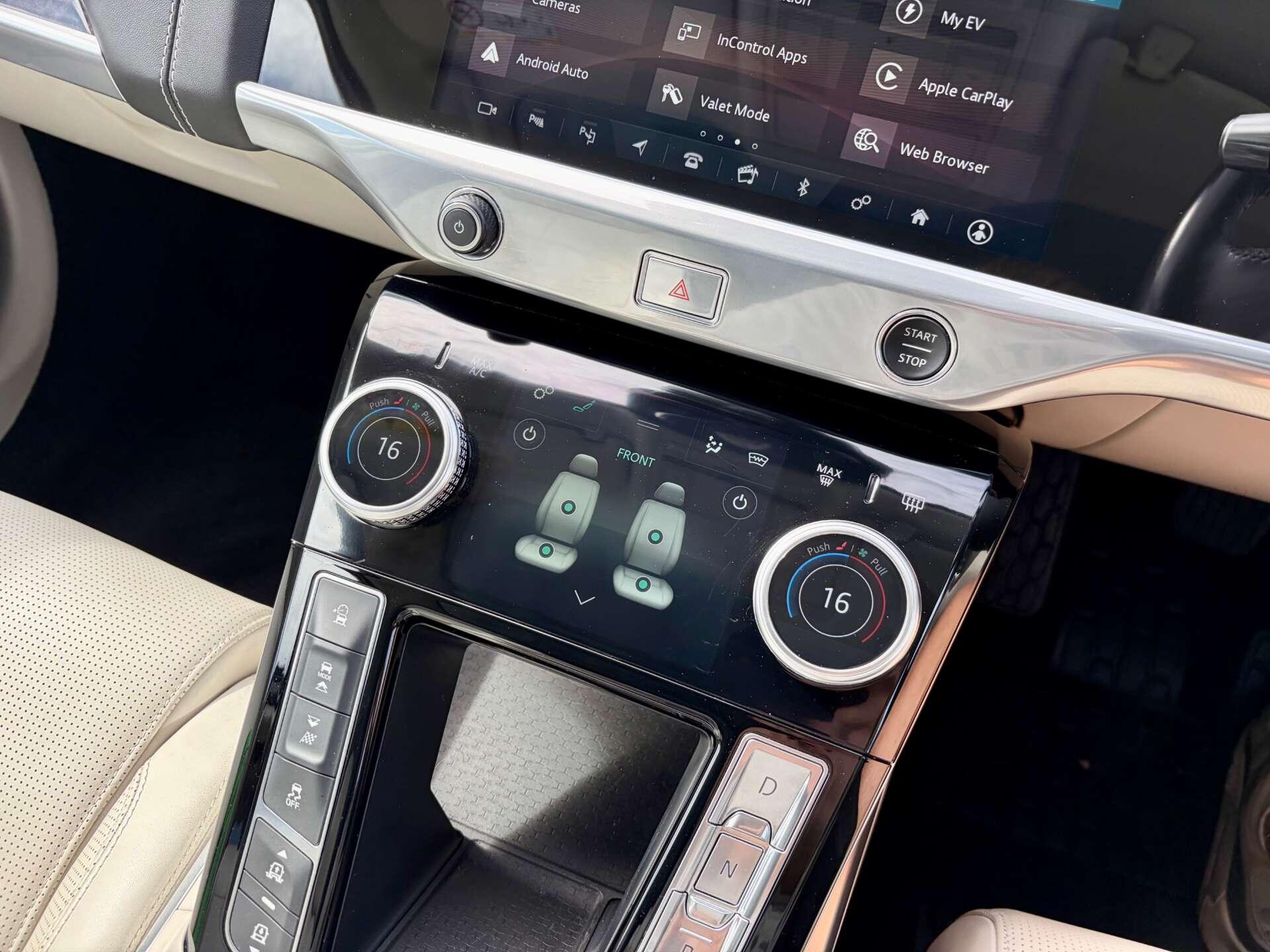 Jaguar I-Pace view 53