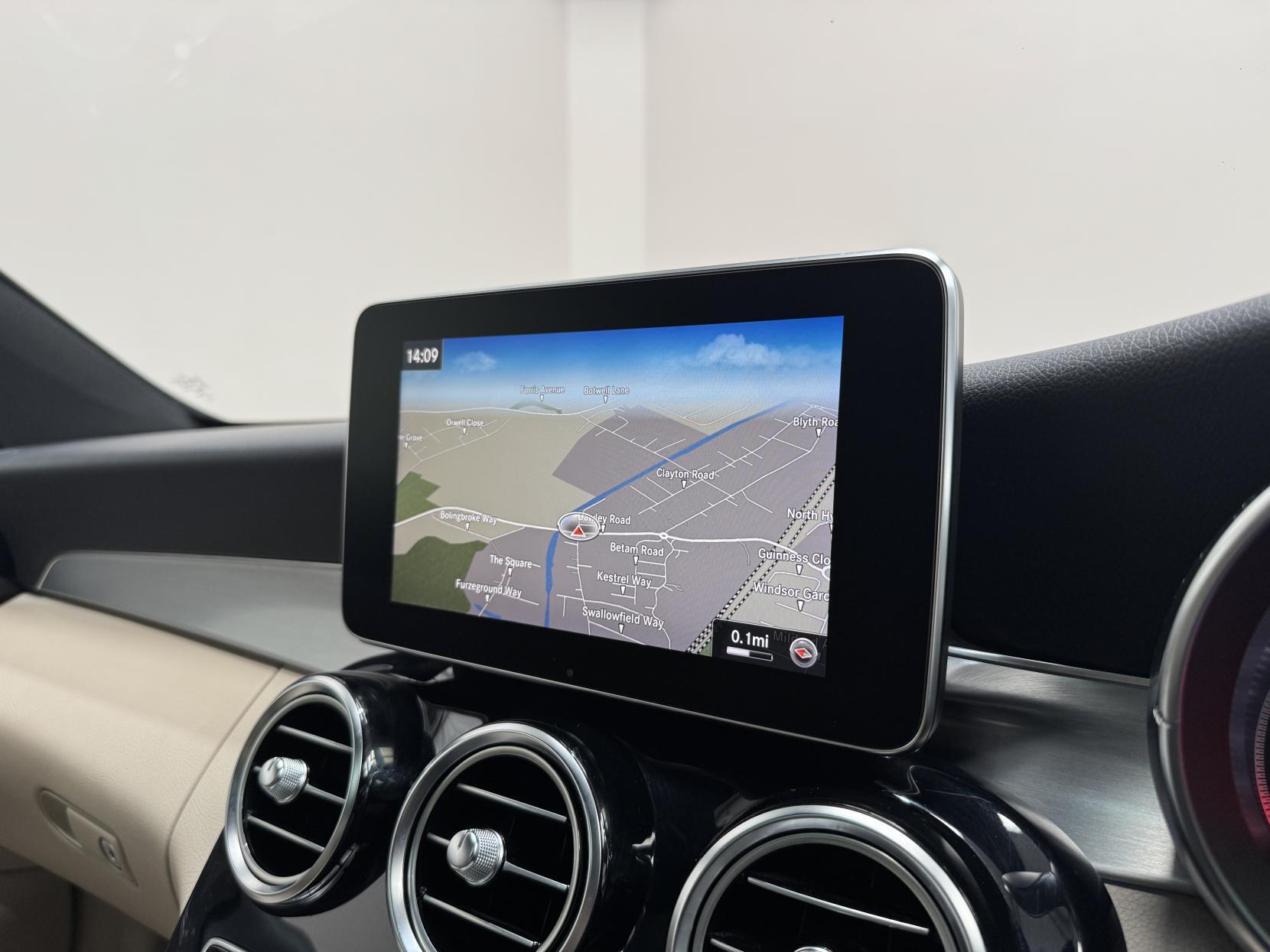 Mercedes-Benz C Class view 25