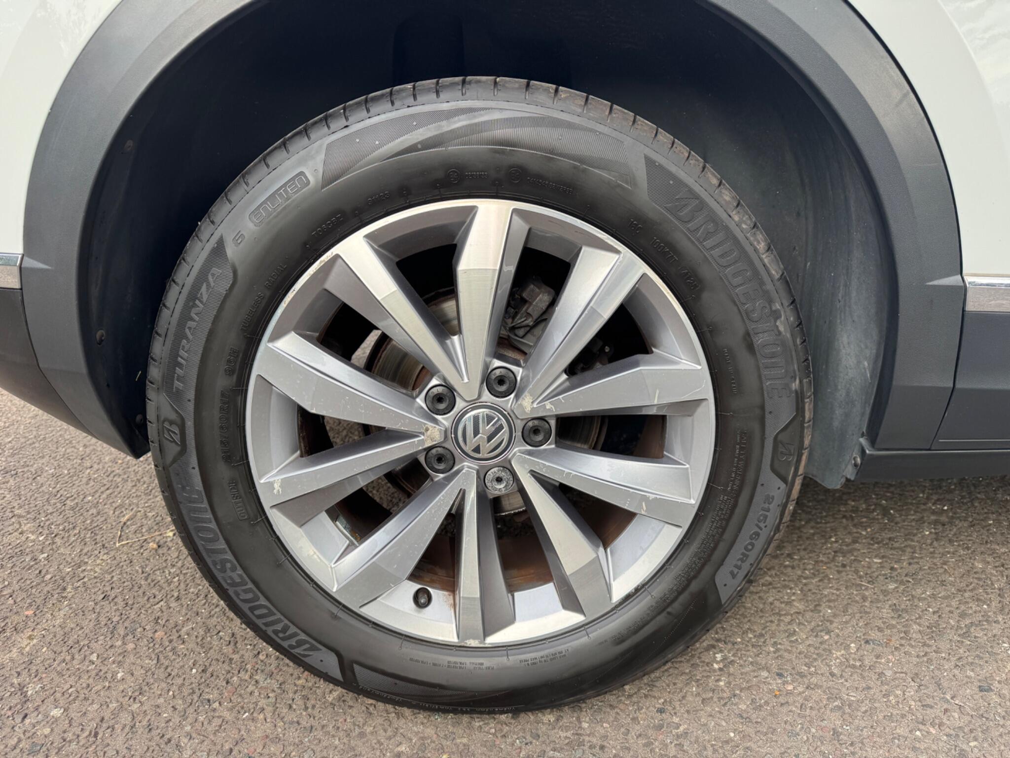 Volkswagen T-Roc view 51