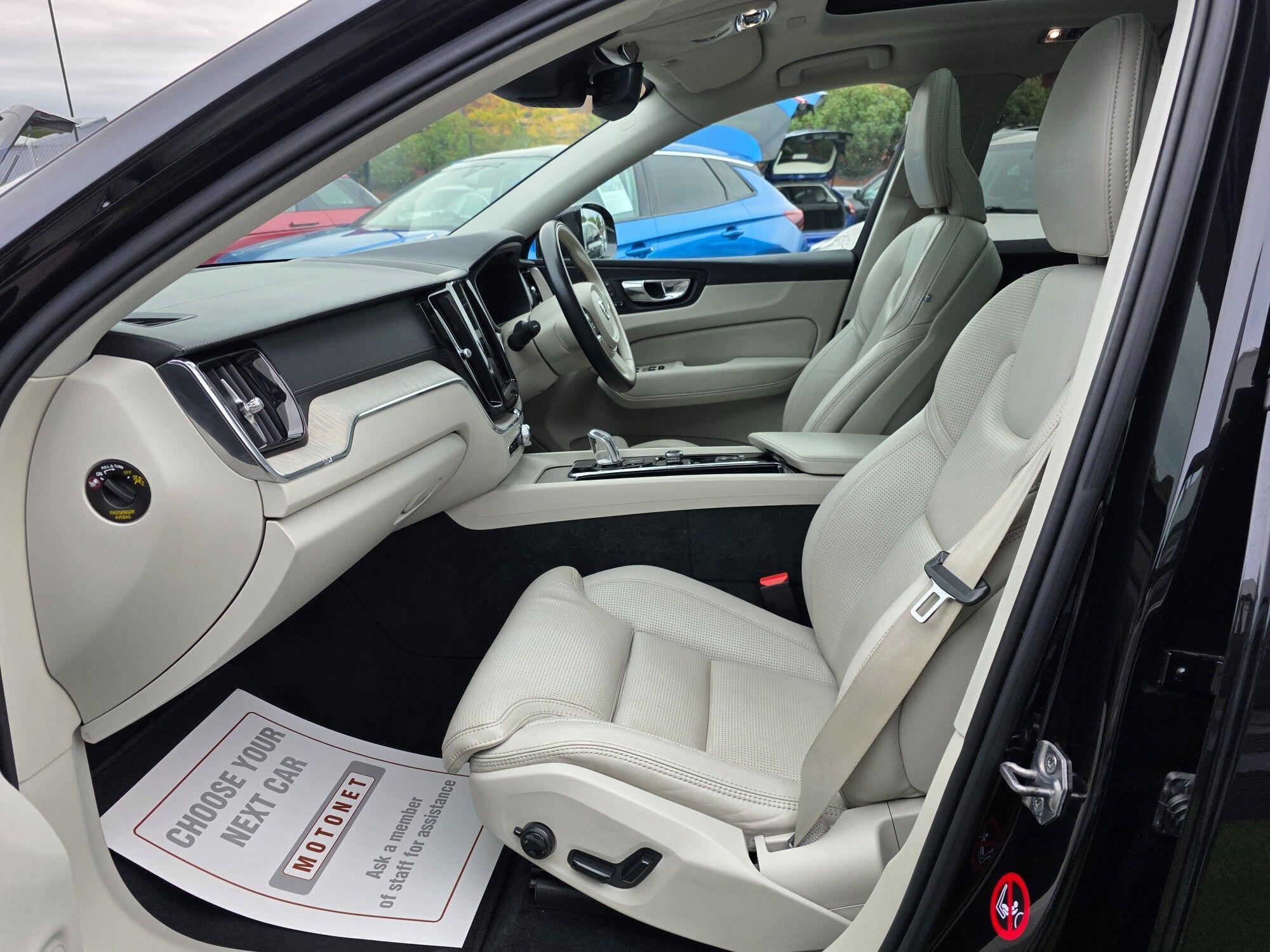 Volvo XC60 view 10