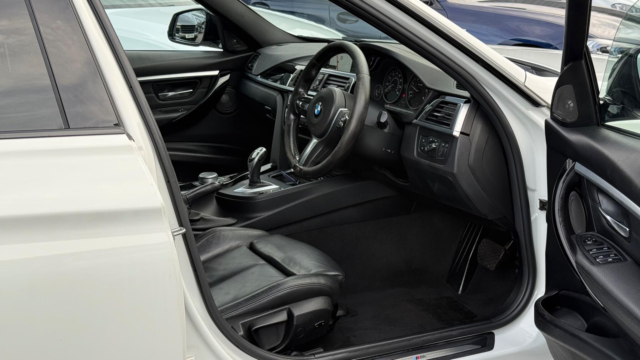 BMW 3 Series view 14