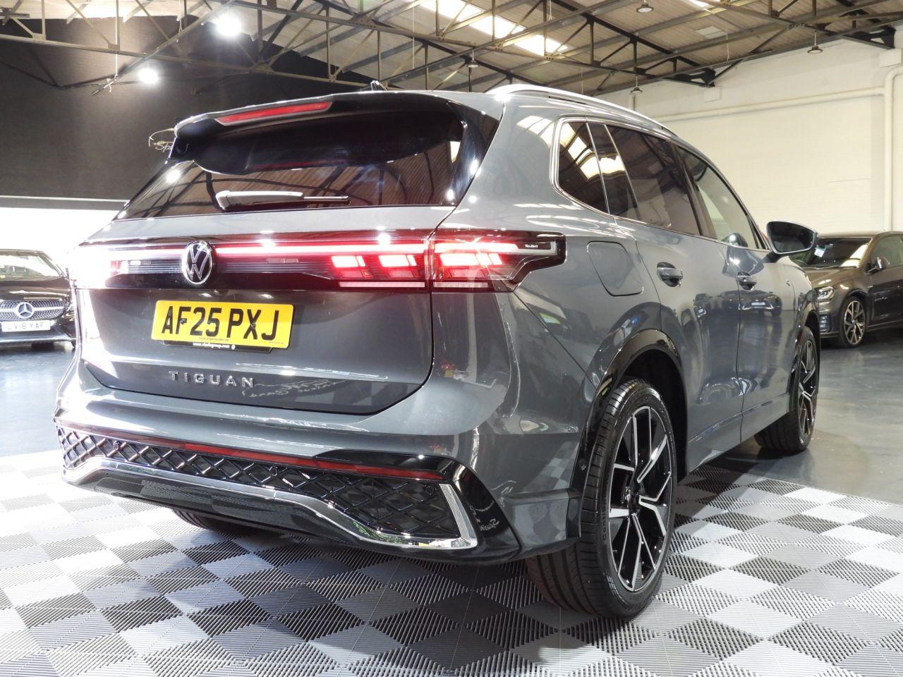 Volkswagen Tiguan view 15