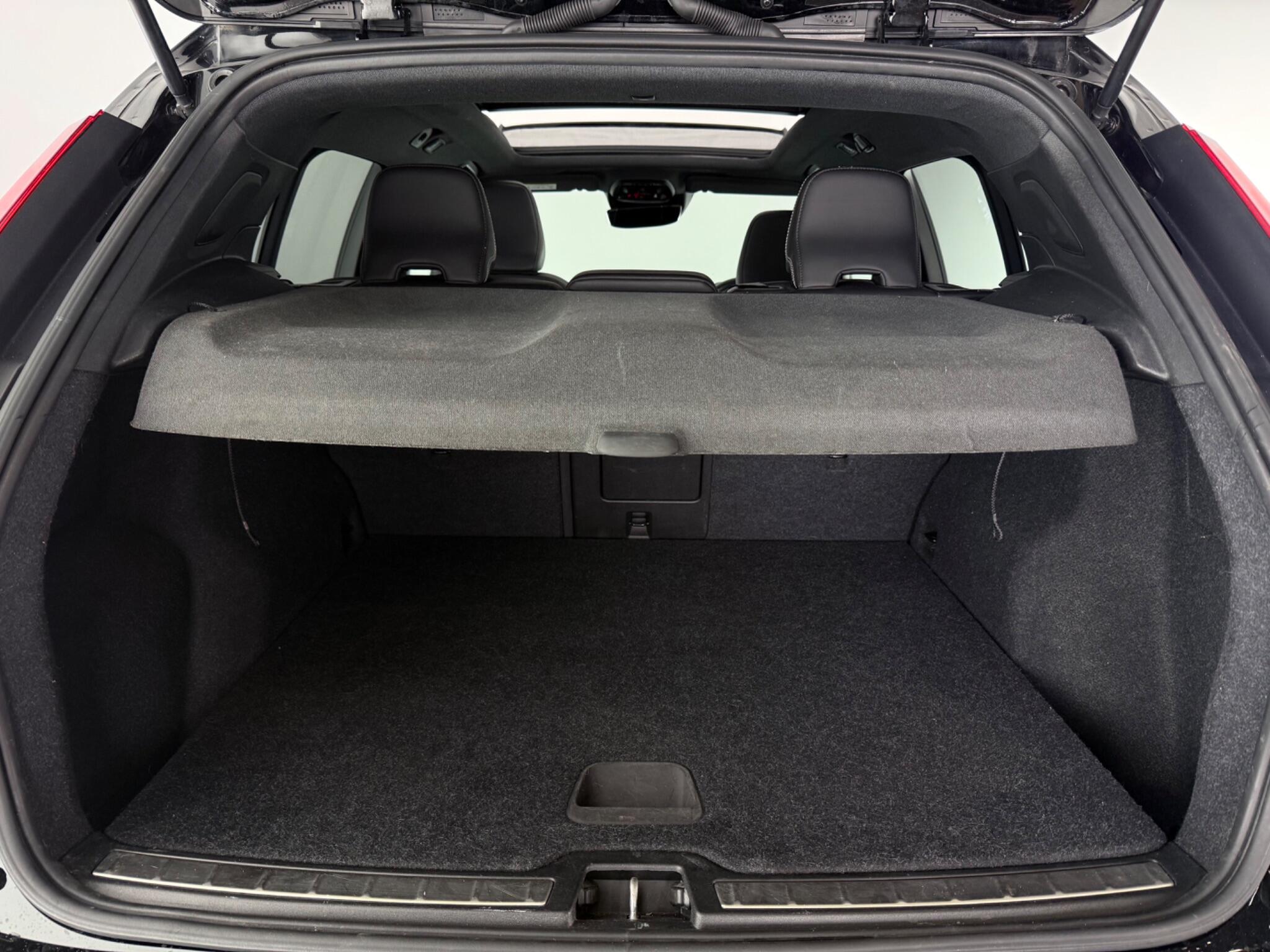 Volvo XC40 view 10