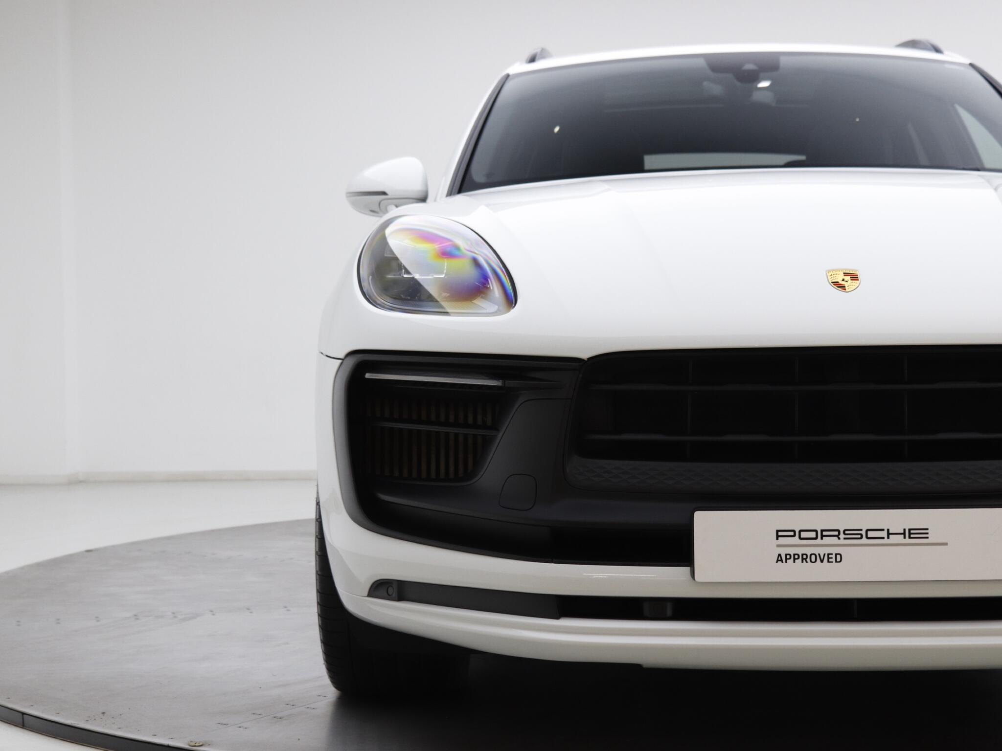 Porsche Macan view 24