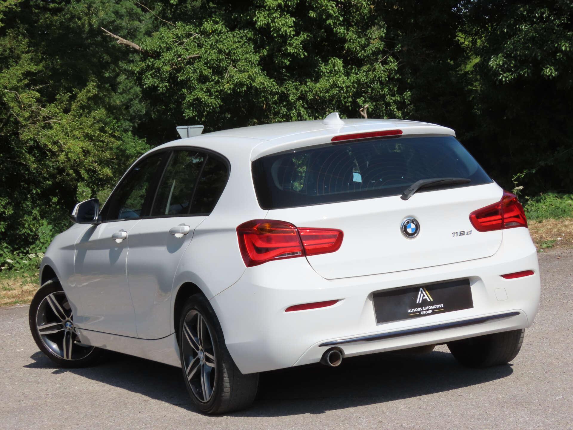 BMW 1 Series view 6