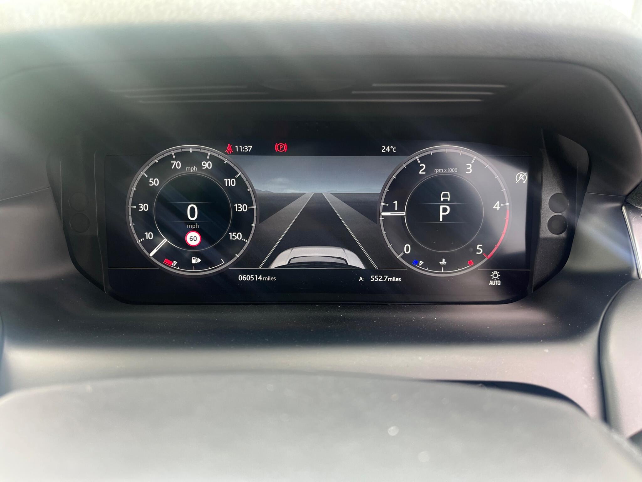 Land Rover Discovery Sport view 41