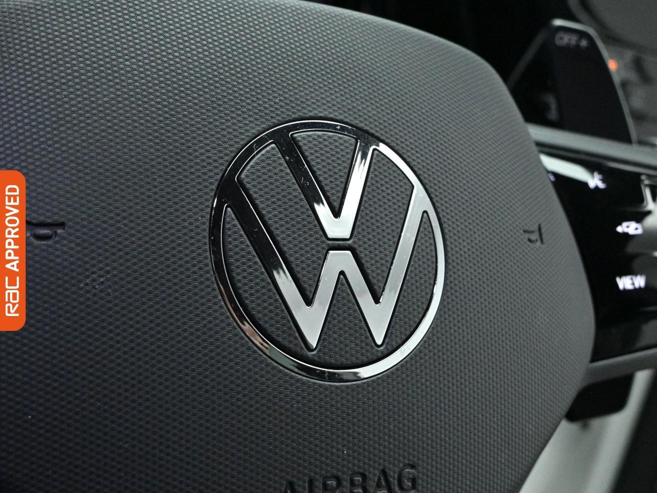 Volkswagen Golf view 23