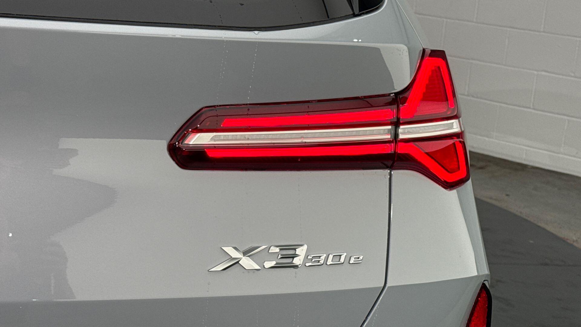 BMW X3 view 21