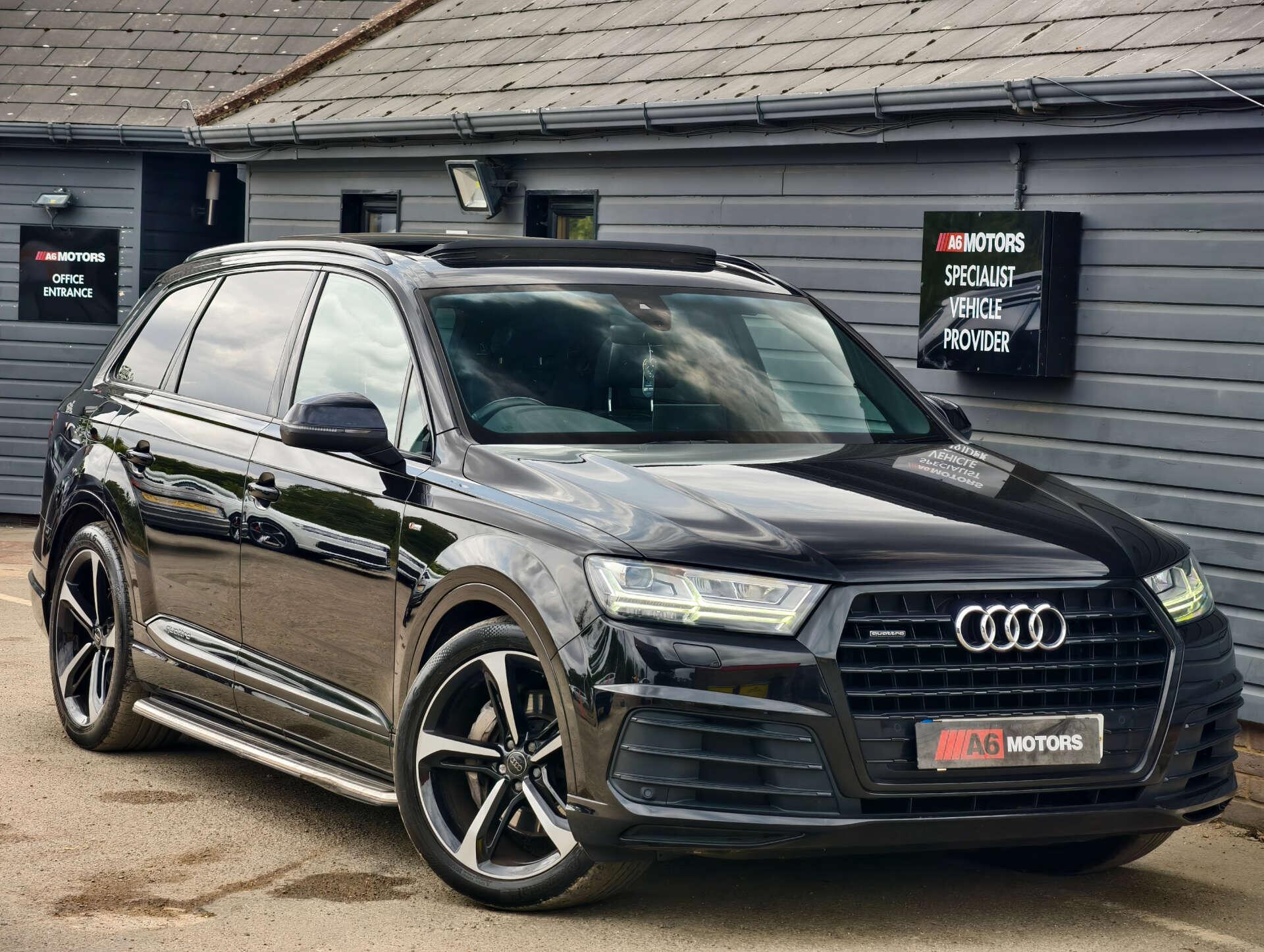 Audi Q7 view 10