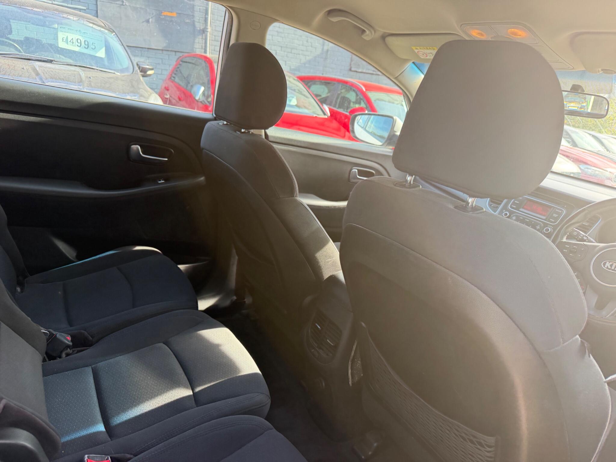 Kia Carens view 20