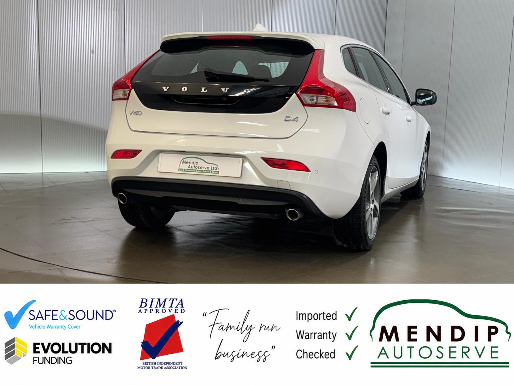 Volvo V40 view 19