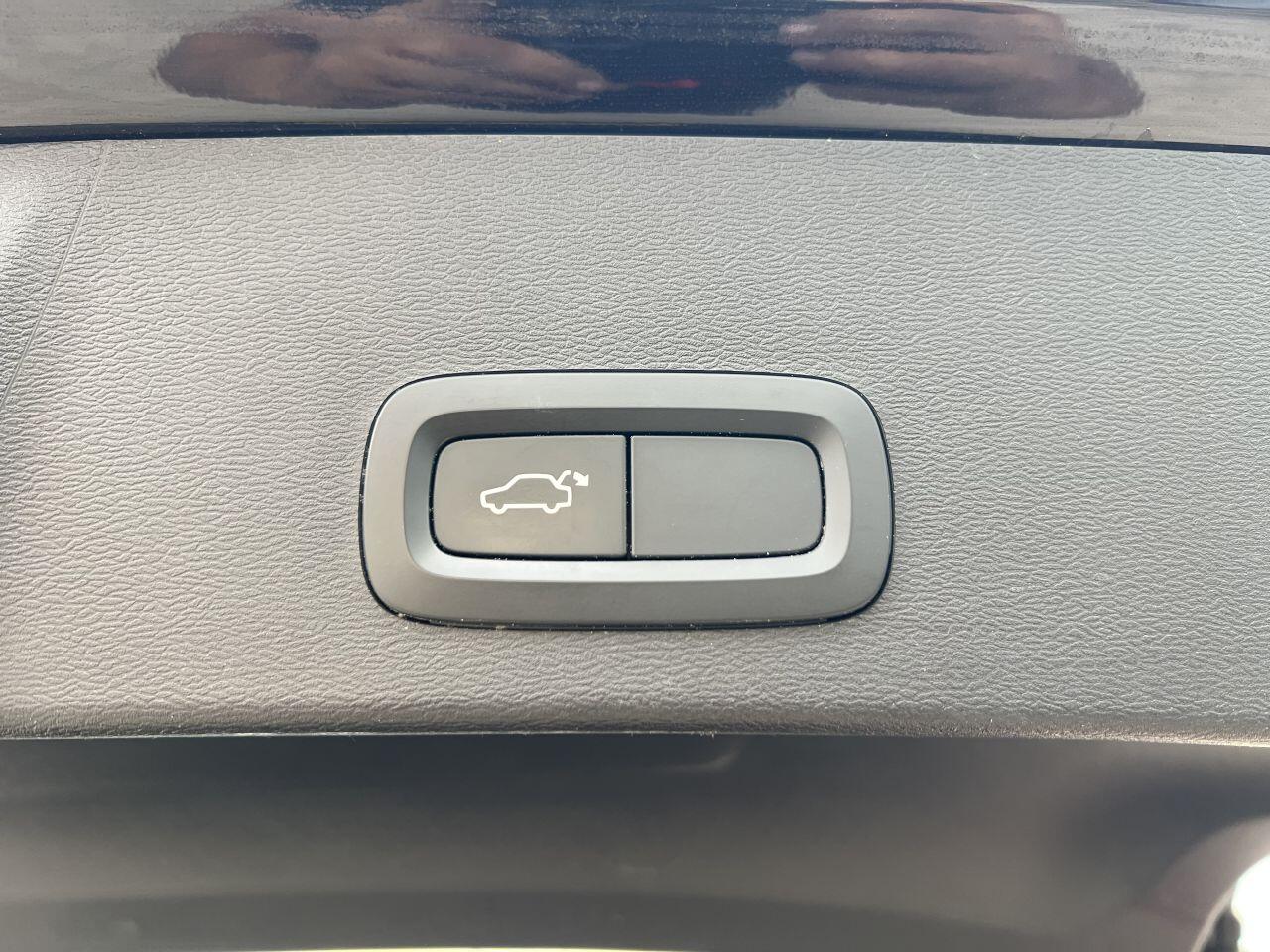 Volvo XC40 view 10