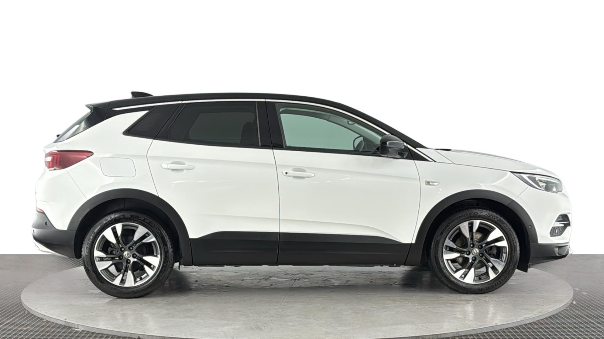 Vauxhall Grandland X view 3