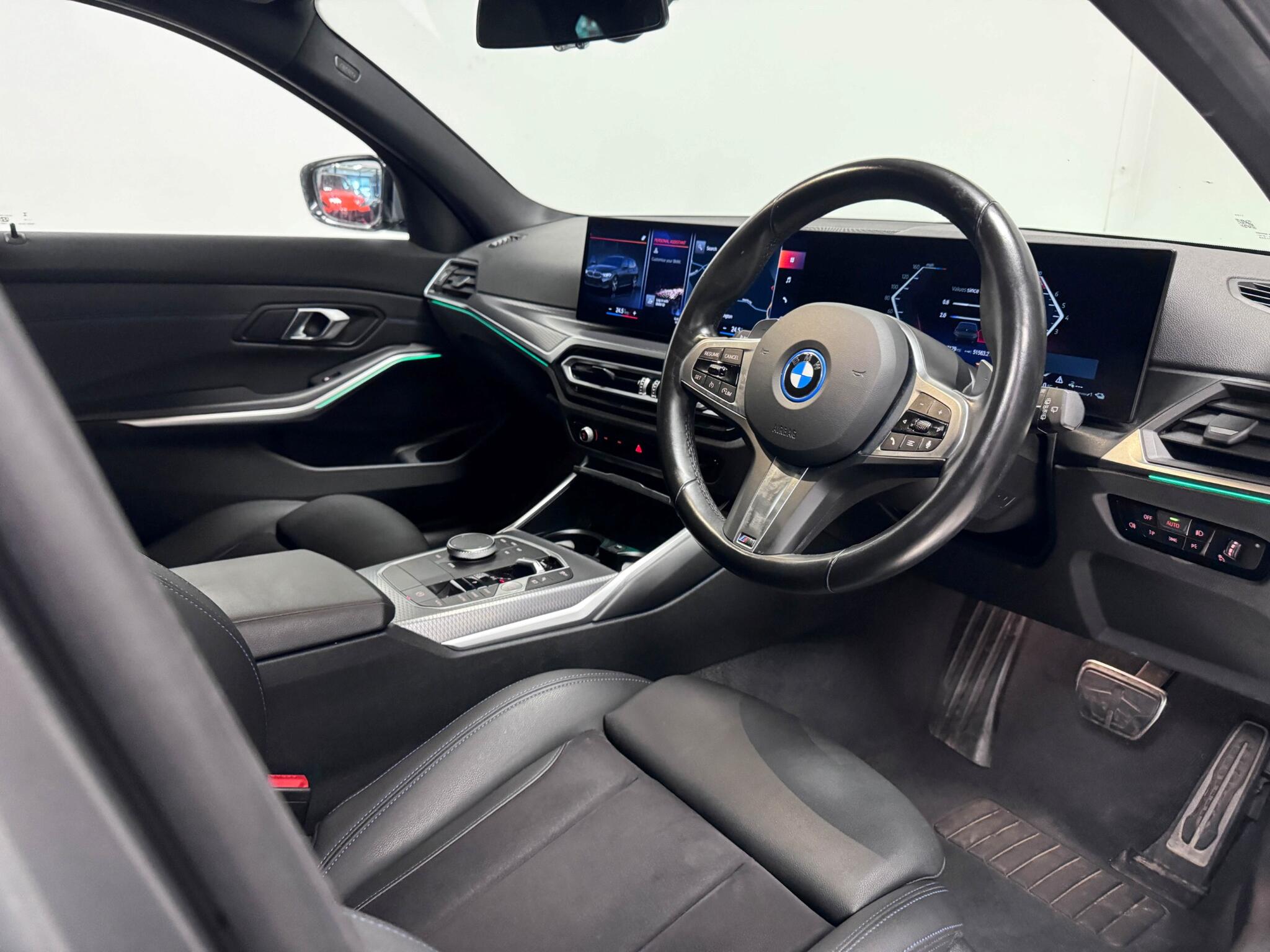 BMW 3 Series view 29