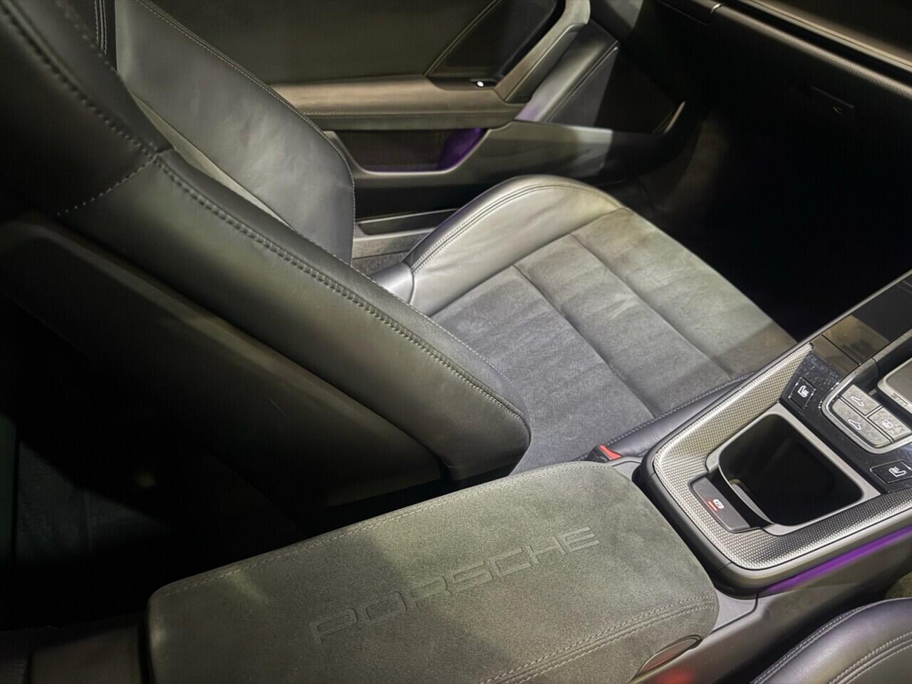 Porsche 911 view 20
