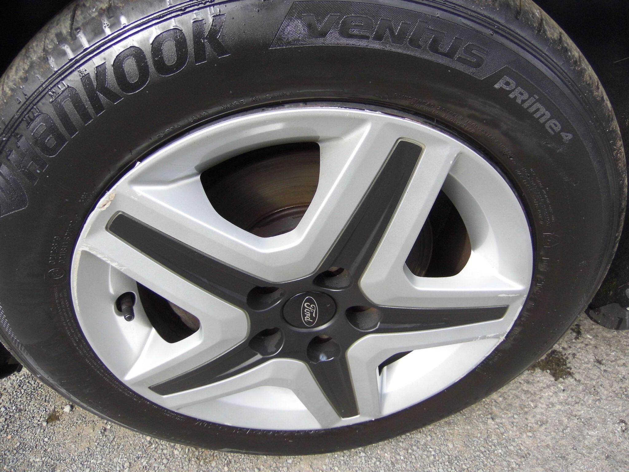 Ford Focus view 22