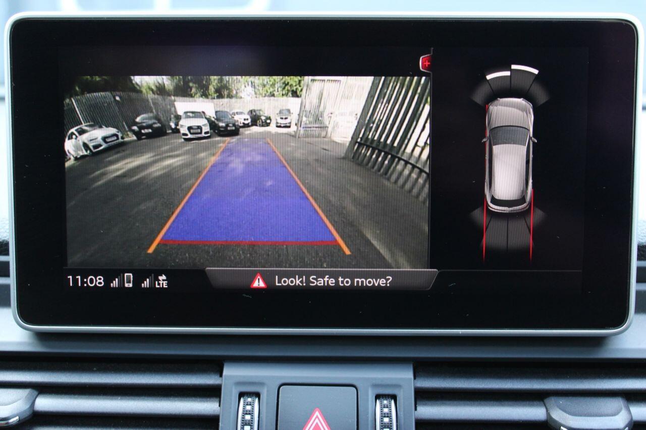 Audi SQ5 view 31