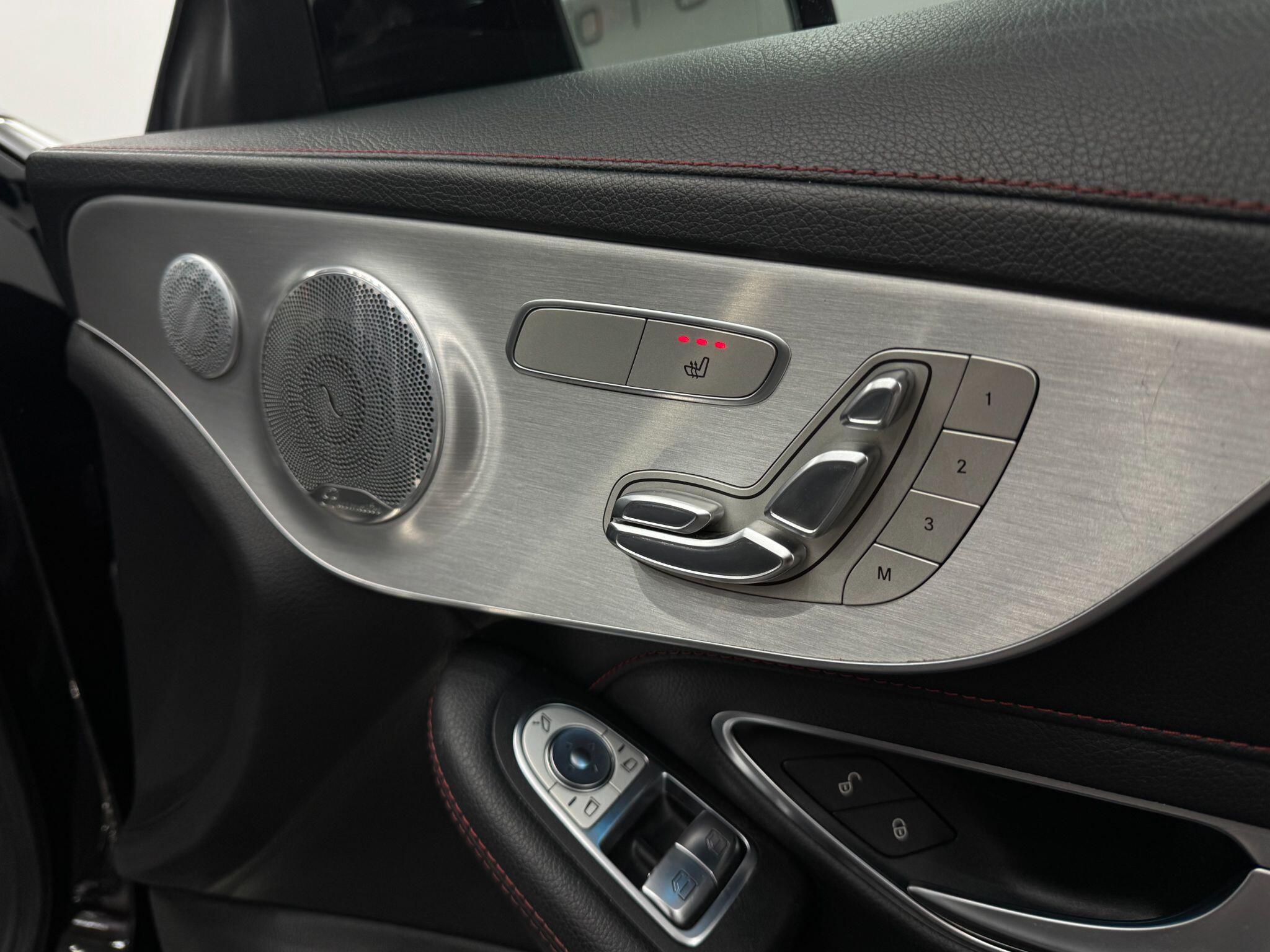 Mercedes-Benz C-Class view 12