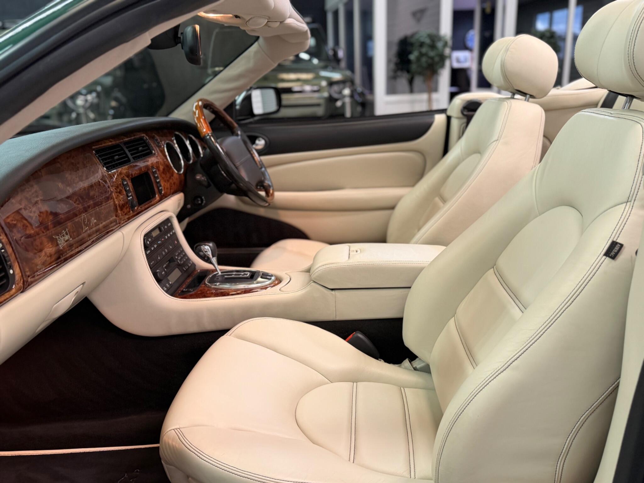 Jaguar XK8 view 12