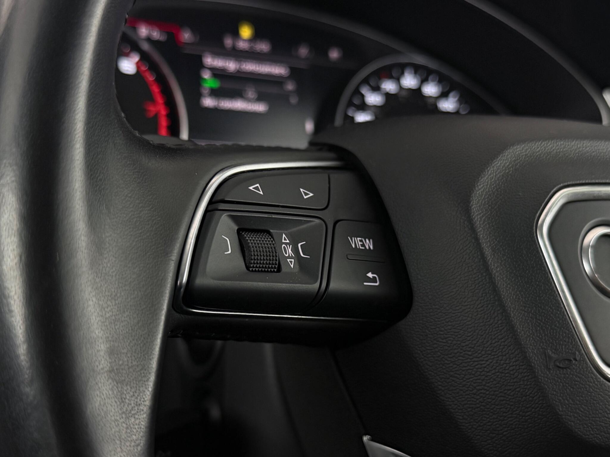 Audi Q5 view 15