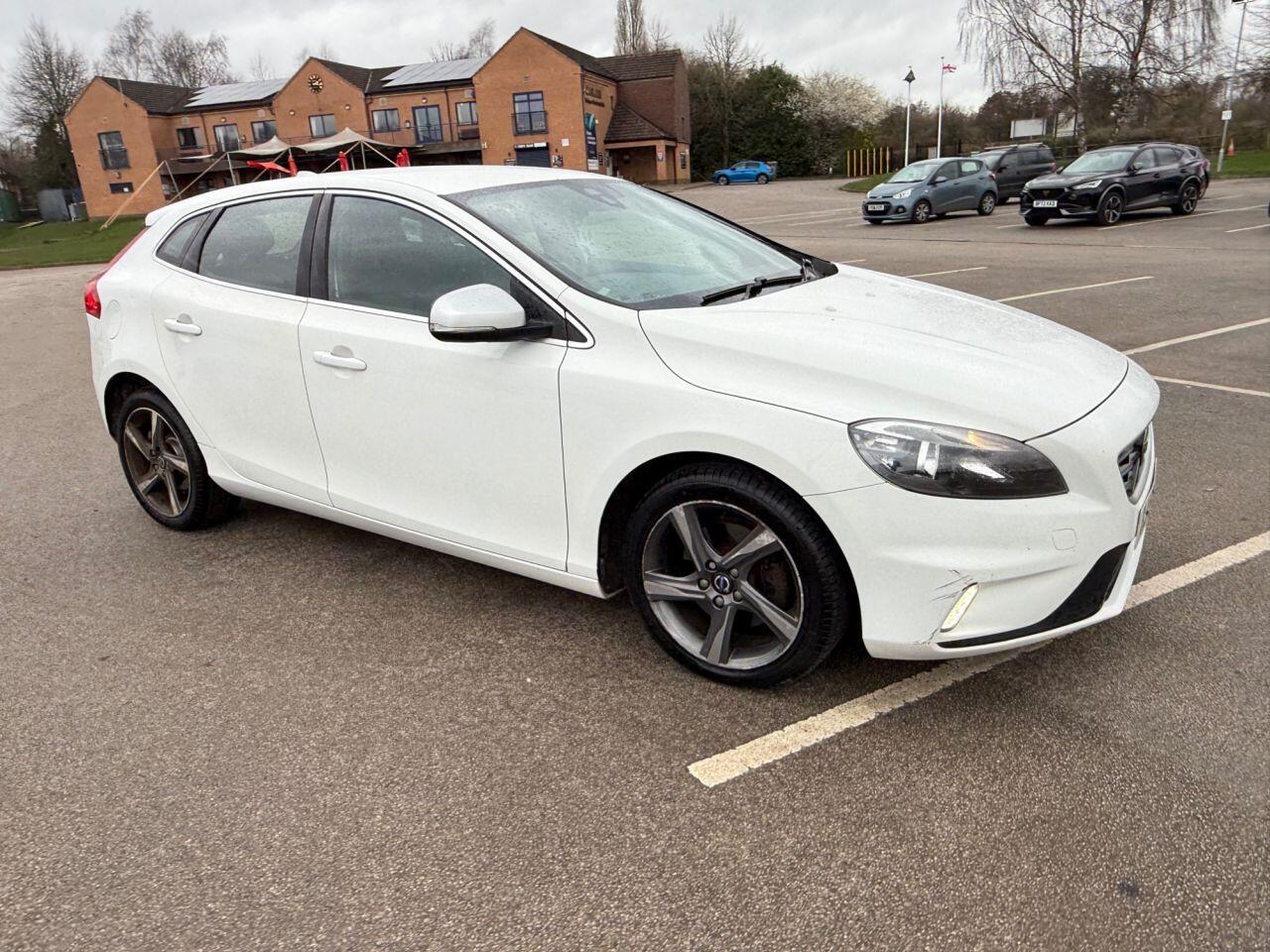 Volvo V40 view 22