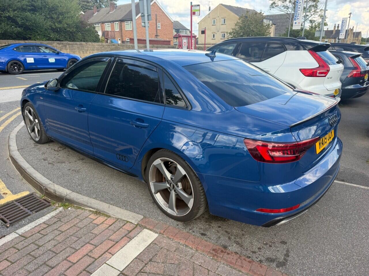 Audi A4 view 11
