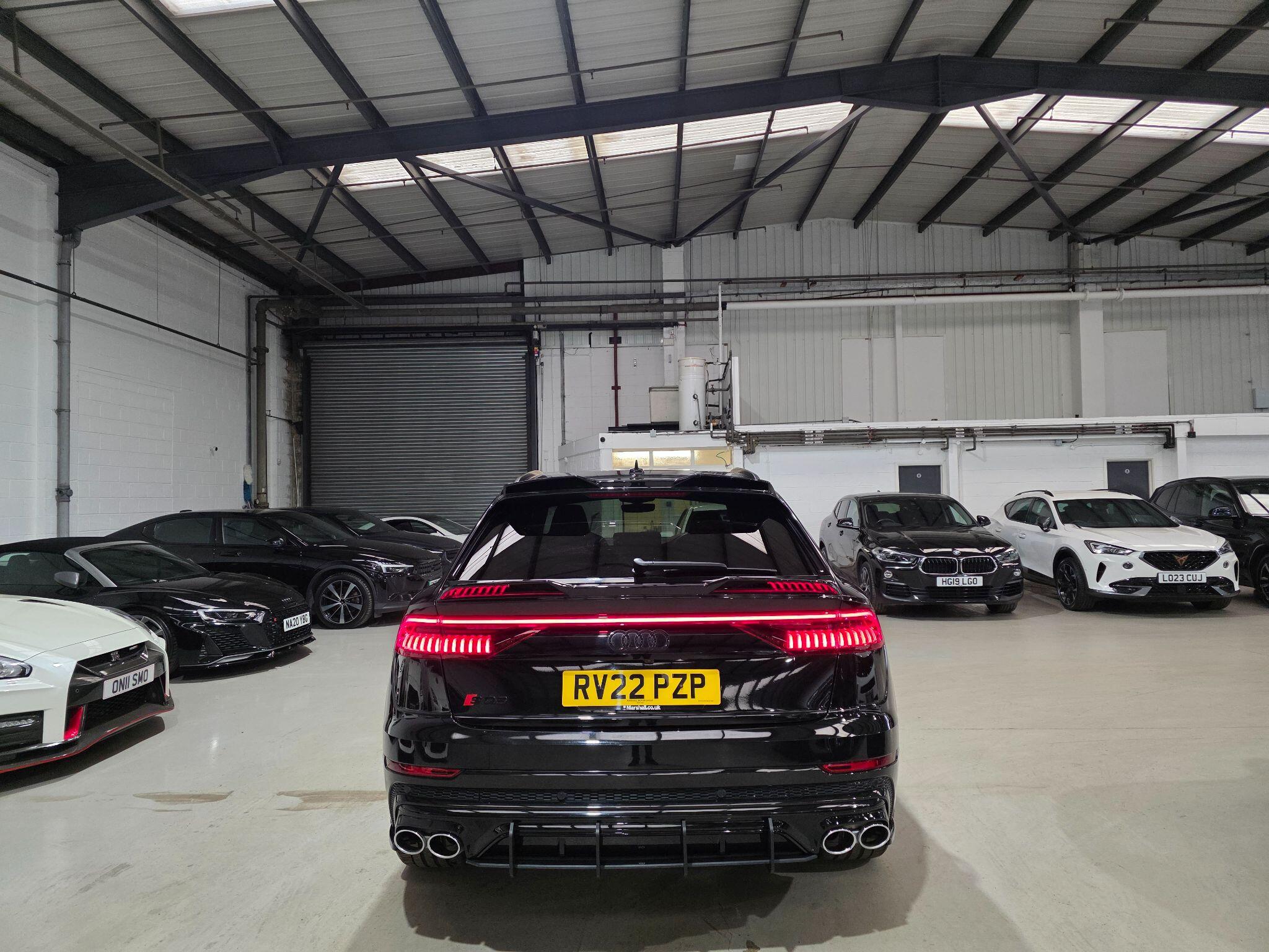 Audi SQ8 view 4