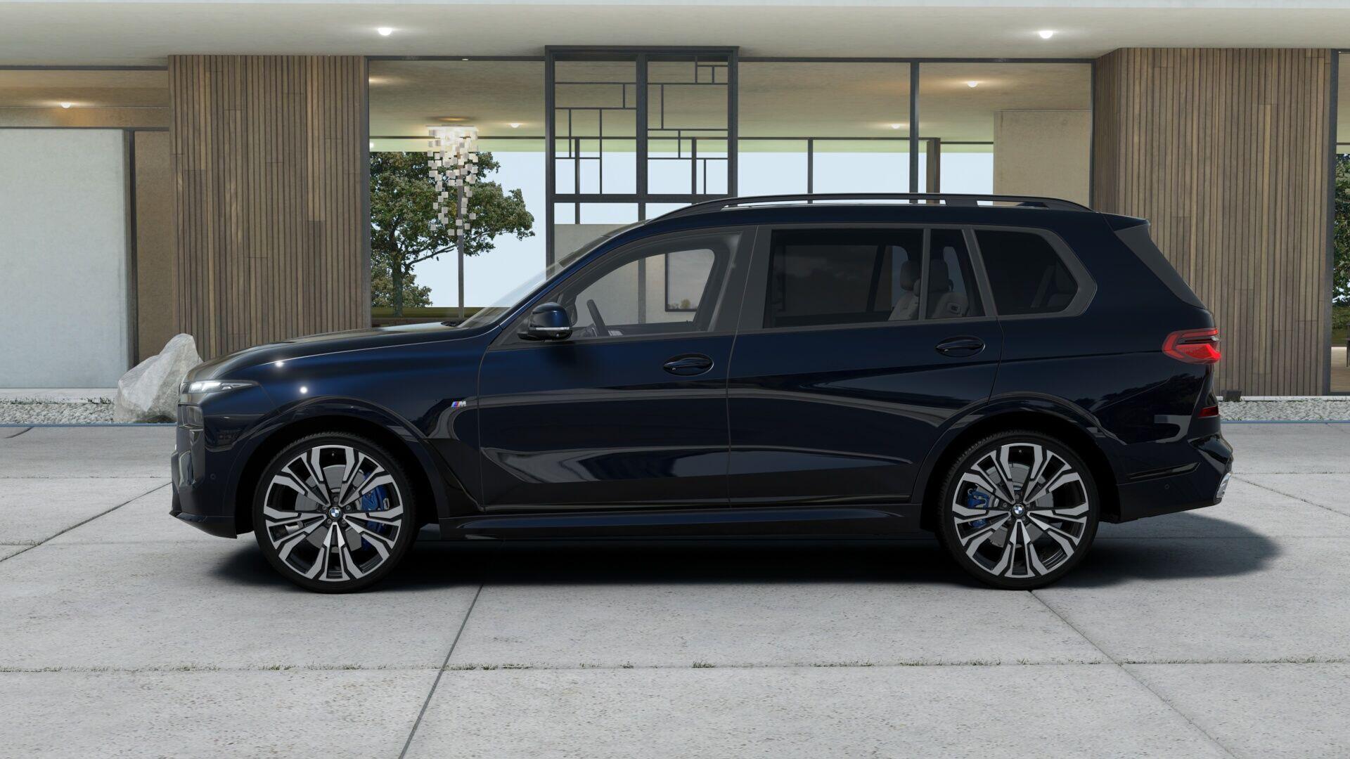 BMW X7 view 4