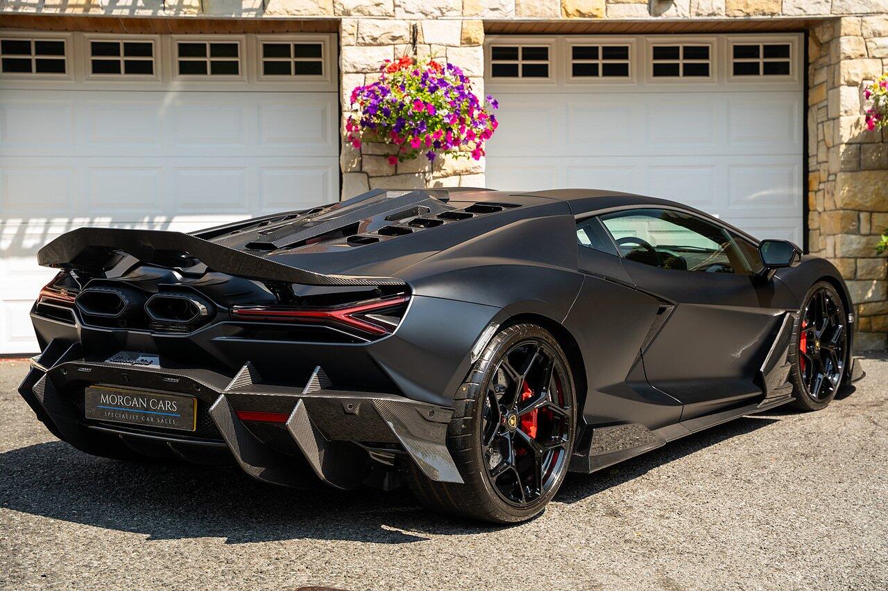 Lamborghini Revuelto view 29