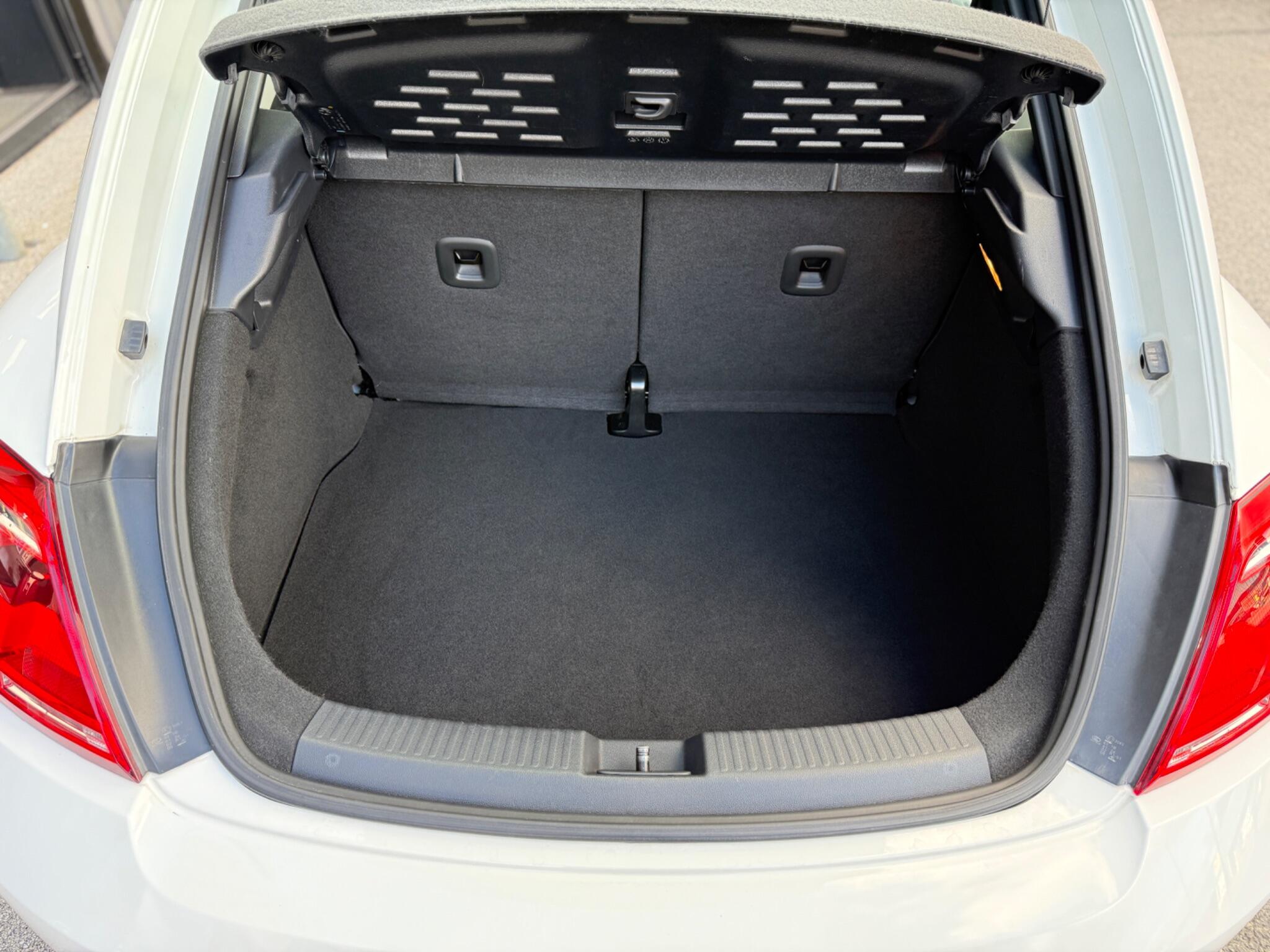Volkswagen Beetle view 42