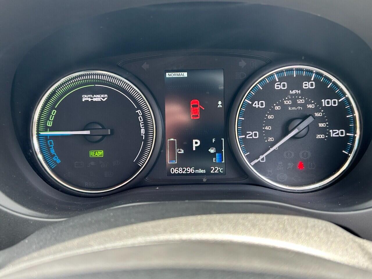 Mitsubishi Outlander view 32