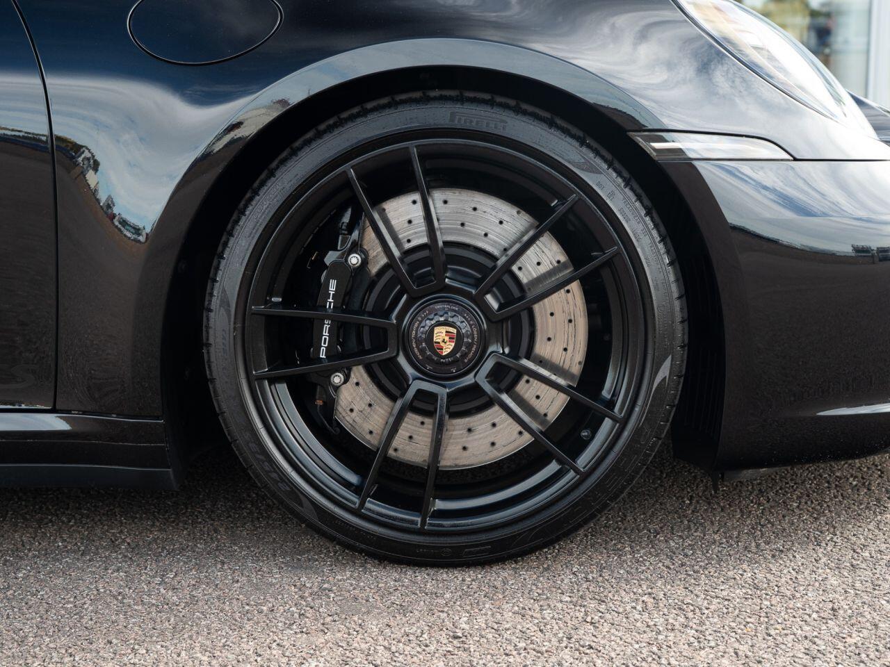 Porsche 911 view 9