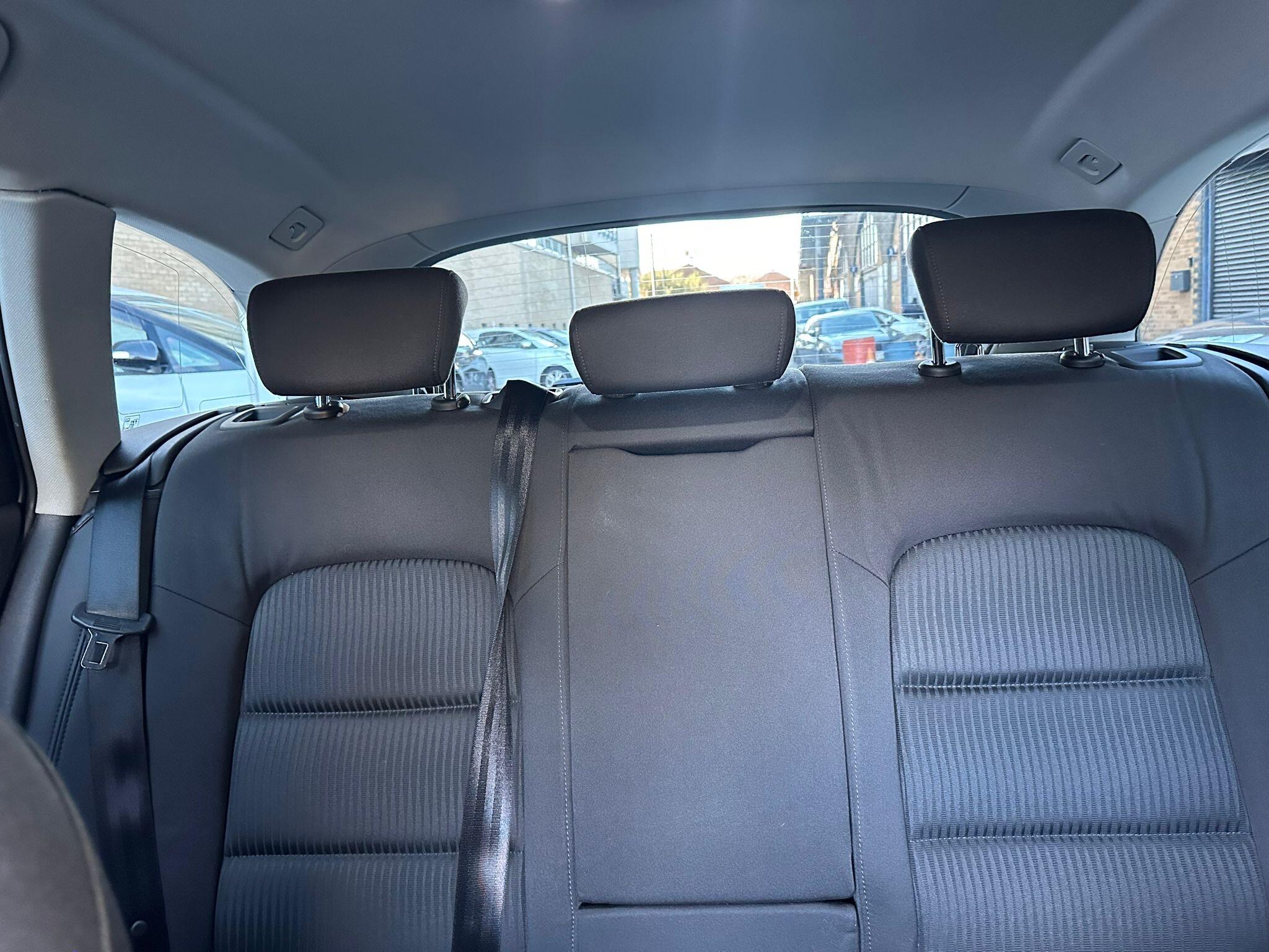 Audi A4 Avant view 26