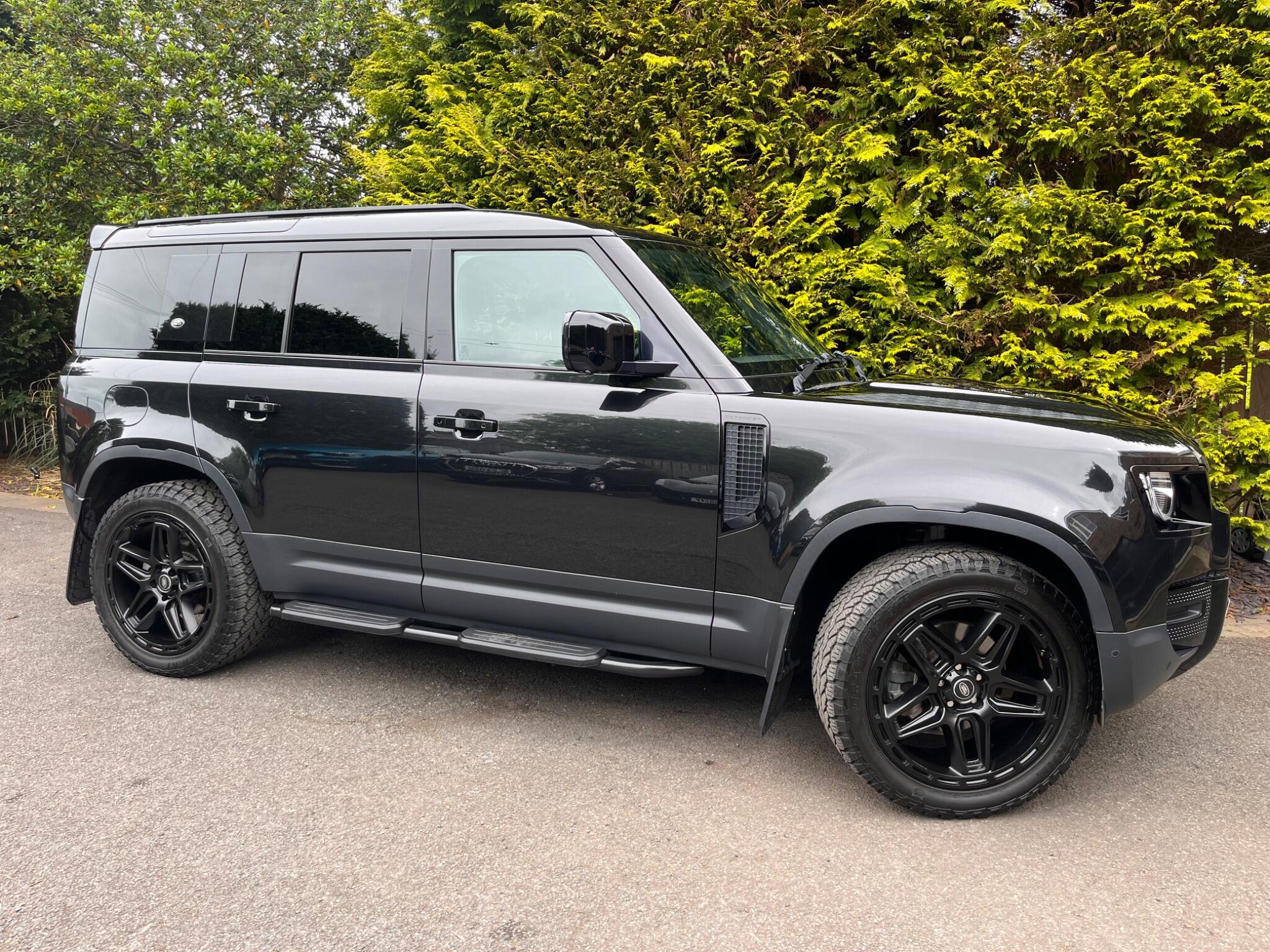 Land Rover Defender view 19
