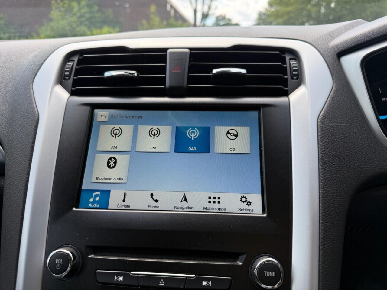 Ford Mondeo view 27