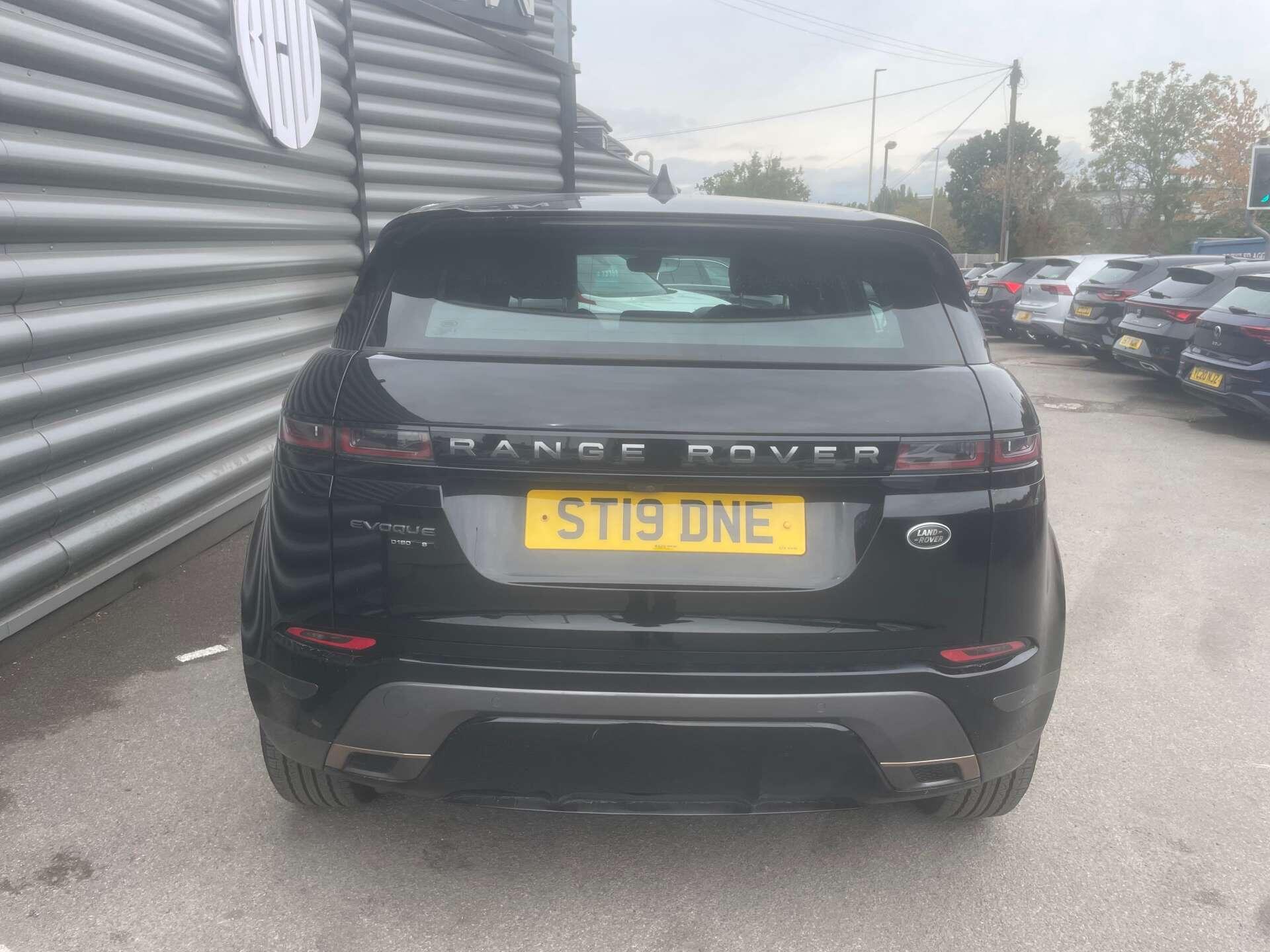 Land Rover Range Rover Evoque view 3