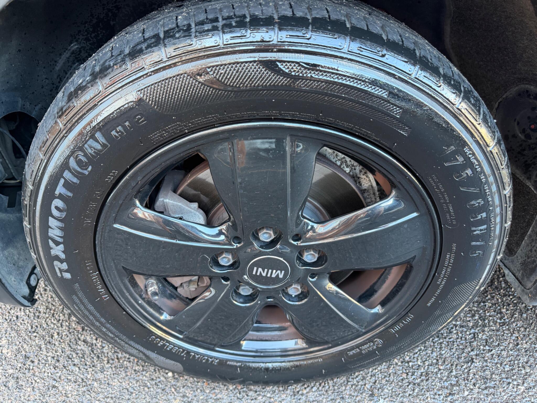 Mini Cooper view 13